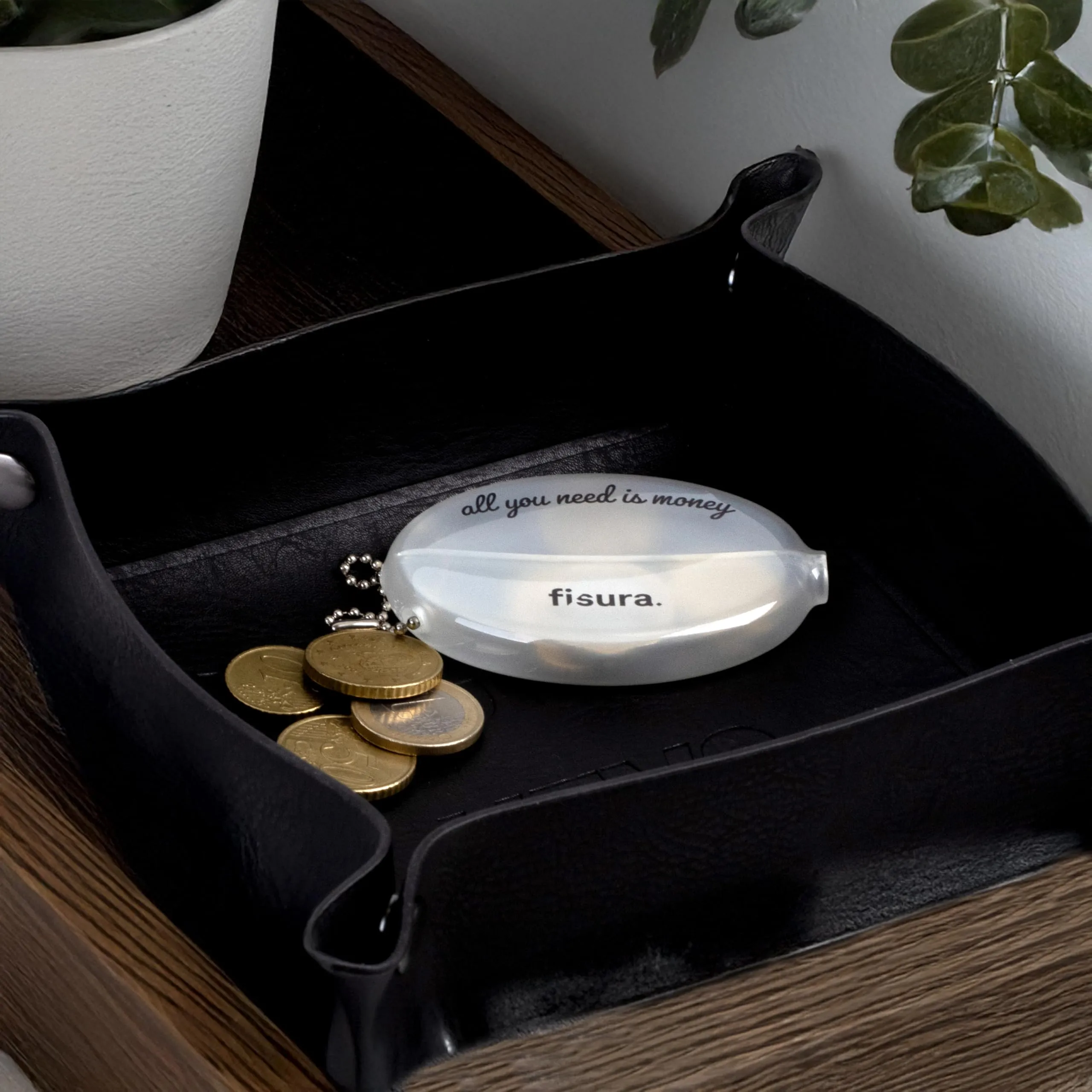 Fisura – Portamonete ovale in gomma “All you need” bianco. Portamonete retrò con catenella, mini portafoglio da tasca unisex, idea regalo originale. 1 pezzo. - immagine 6