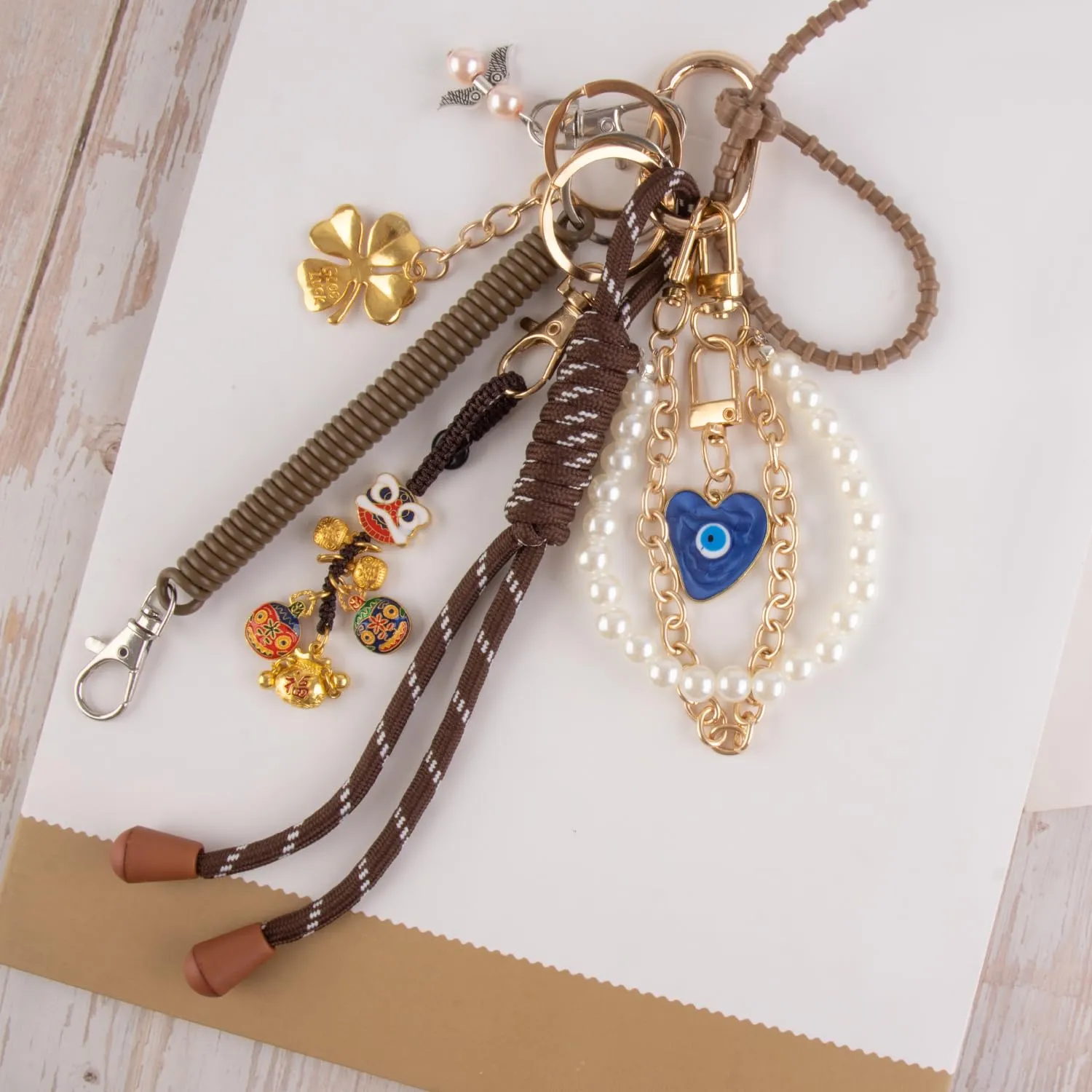Georgie Porgy Portachiavi Borse Accessori per Donna Borsa Ciondolo Borsa Charm Zaino Scuola Borsa Sportiva Cute Keychain Regali per Ragazze (Malocchio Perla Good Luck) - immagine 4
