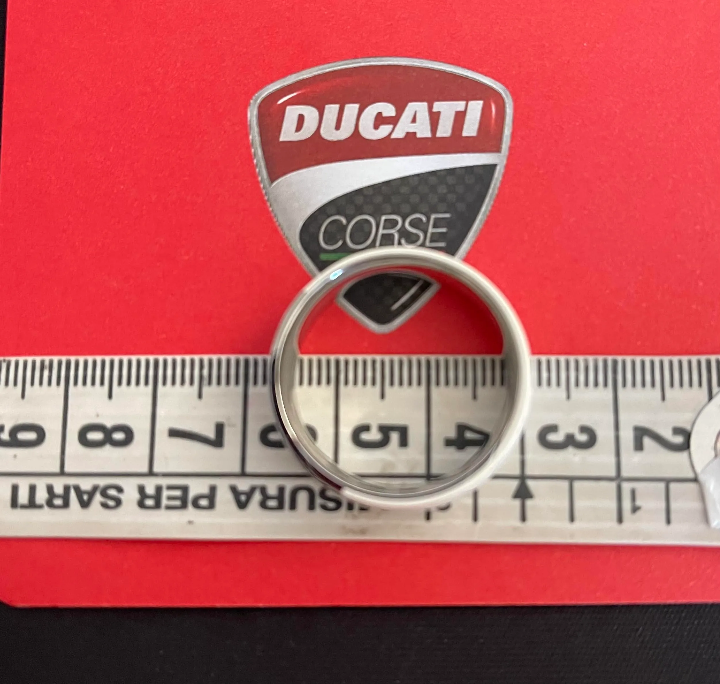 DUCATI Anello Unisex Acciao Smaltato Nero Racing Jewels (Nero, 30, Centimetri) - immagine 5