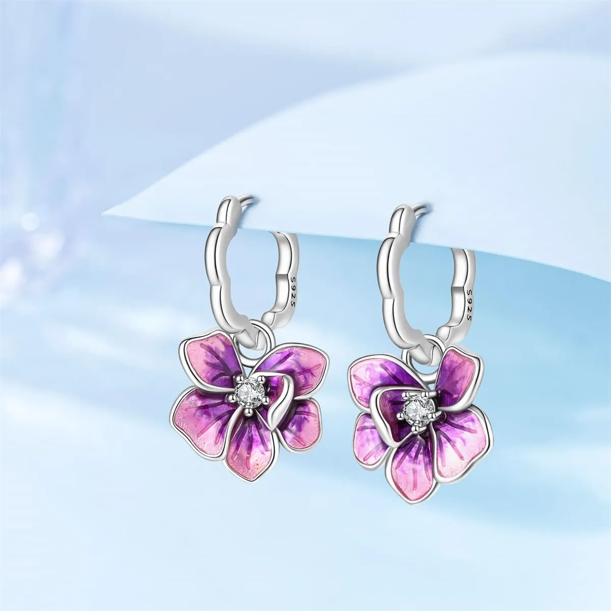 QIKAOLA S925 Orecchini in argento da donna Orecchini a cerchio ipoallergenici Orecchini Huggie con zirconia cubica - immagine 2