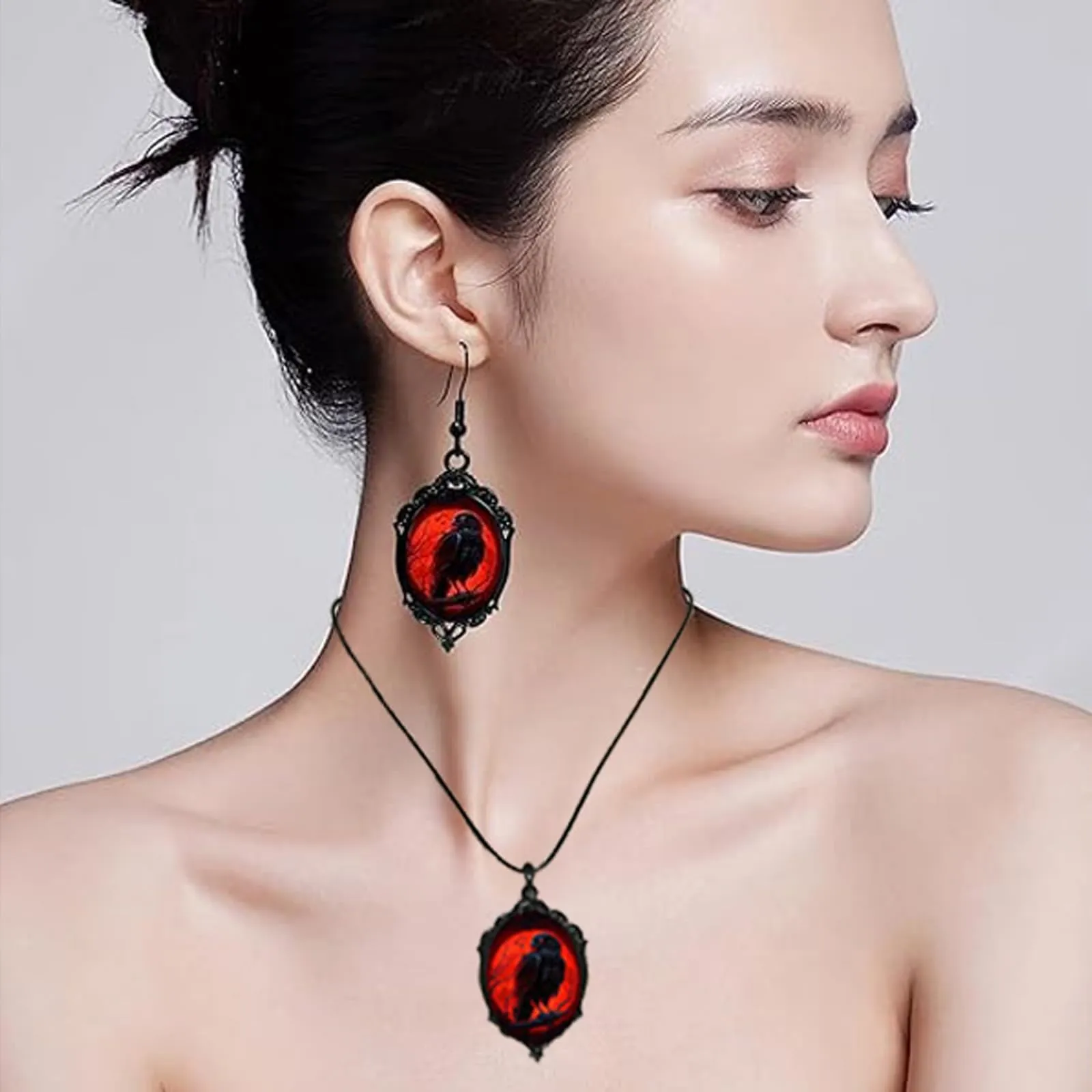 Set Gioielli Donna in Stile Gotico, Strega Goffrato Collana e Orecchini - immagine 4