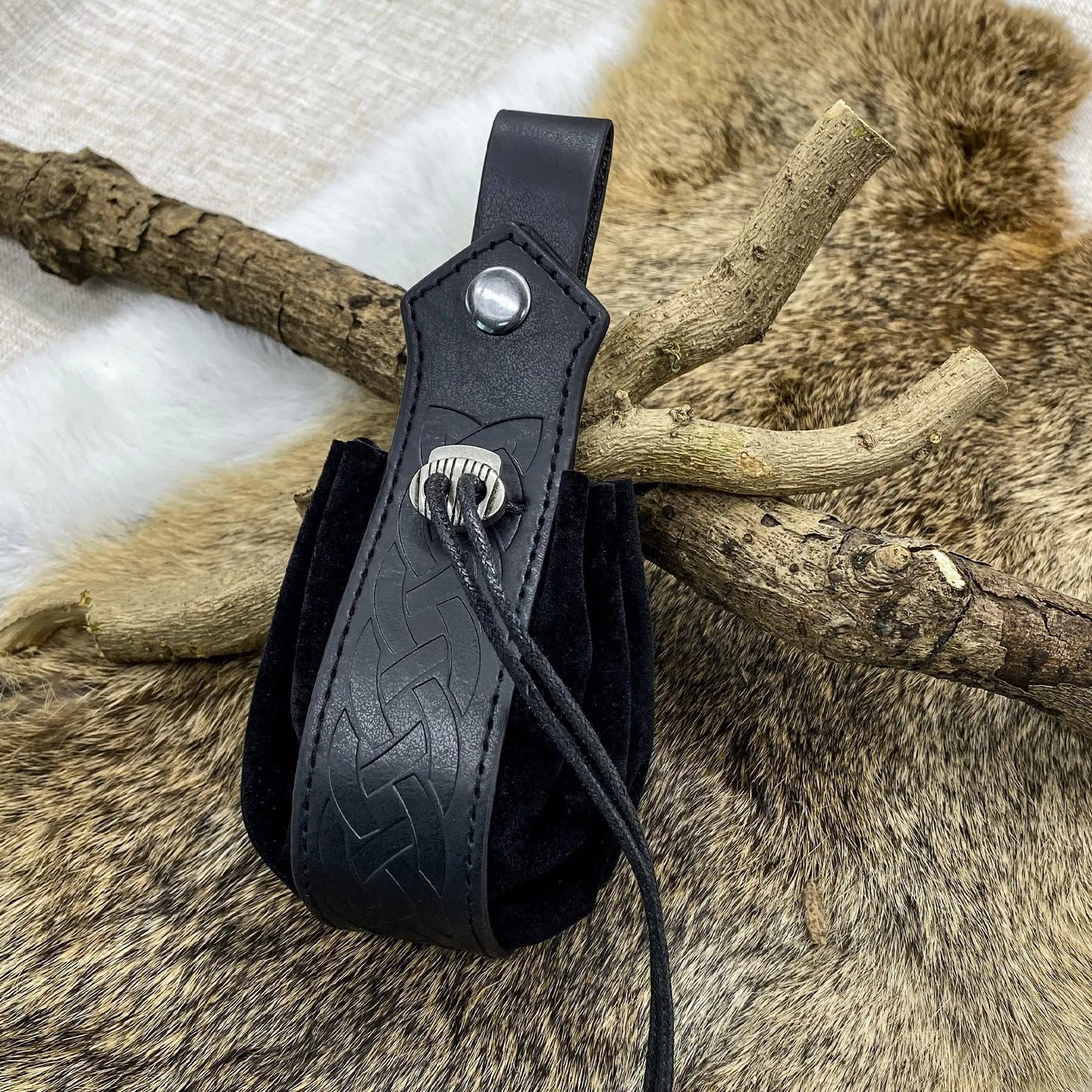 Marsupio medievale in ecopelle, marsupio vichingo con coulisse, portamonete rinascimentale vintage, sacchetto dei dadi per il LARP Halloween Ren Faire (Nero) - immagine 7