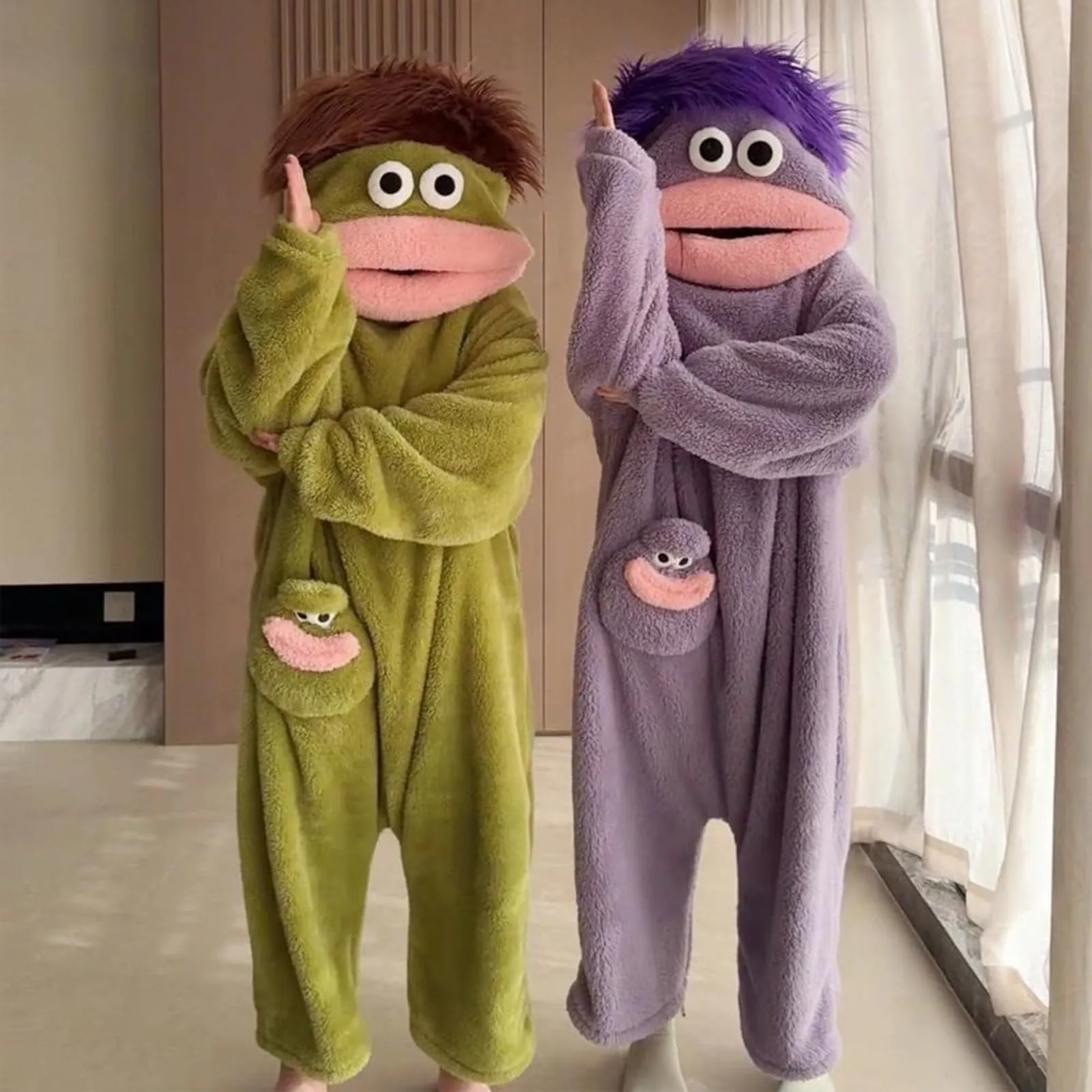 Tuta intera con mostro a bocca grande, per adulti, adolescenti, divertente, in peluche, costume di Halloween, con pettine, unisex, in pile, Viola, XL - immagine 3