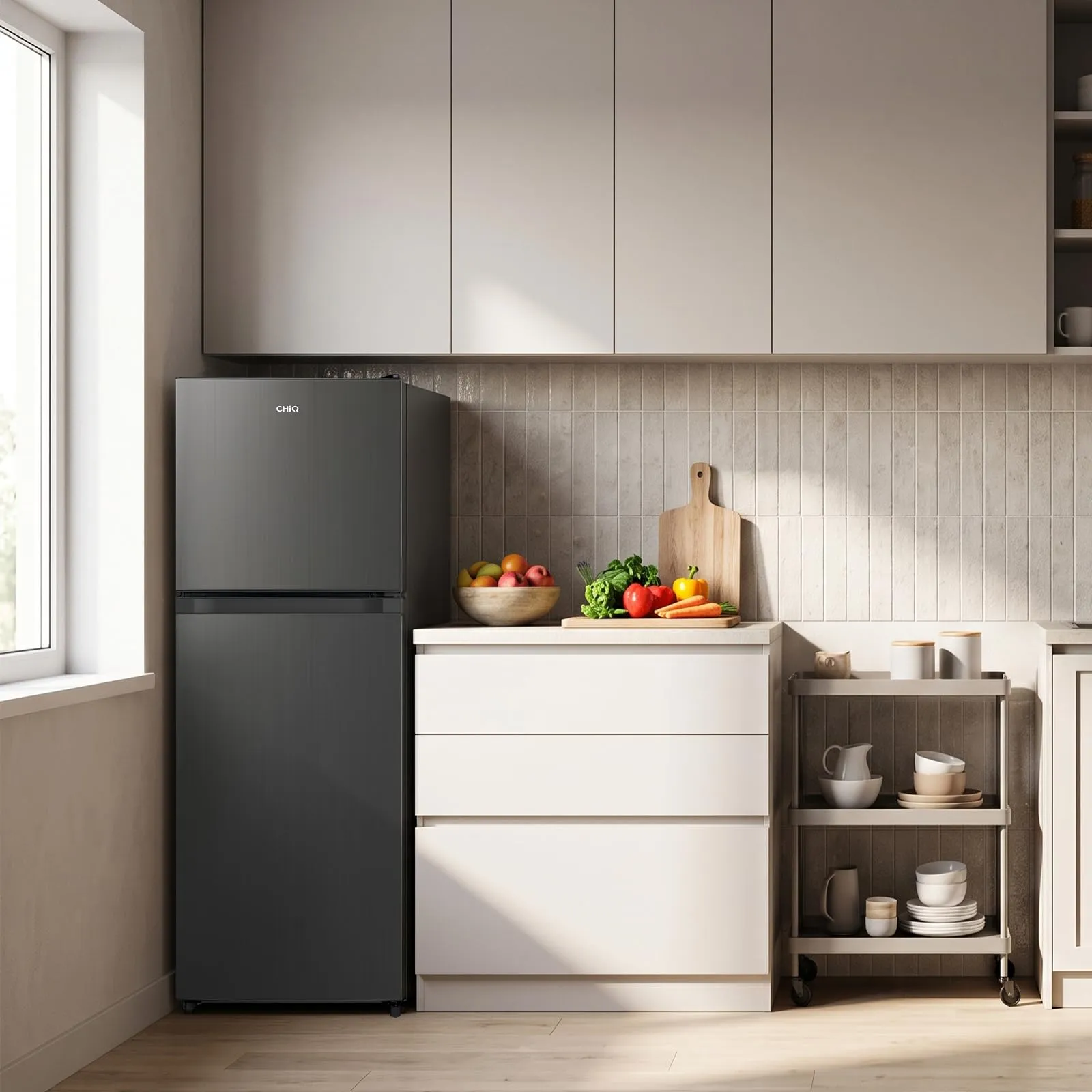 CHiQ 130L Frigorifero Combinato con Freezer Superiore & 44cm Slim Nero - immagine 12
