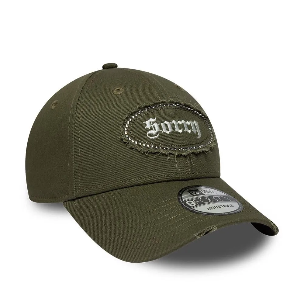 New Era Sorry Gem Patch Distress 9Forty Adjustable Cappellino Oliva - immagine 3