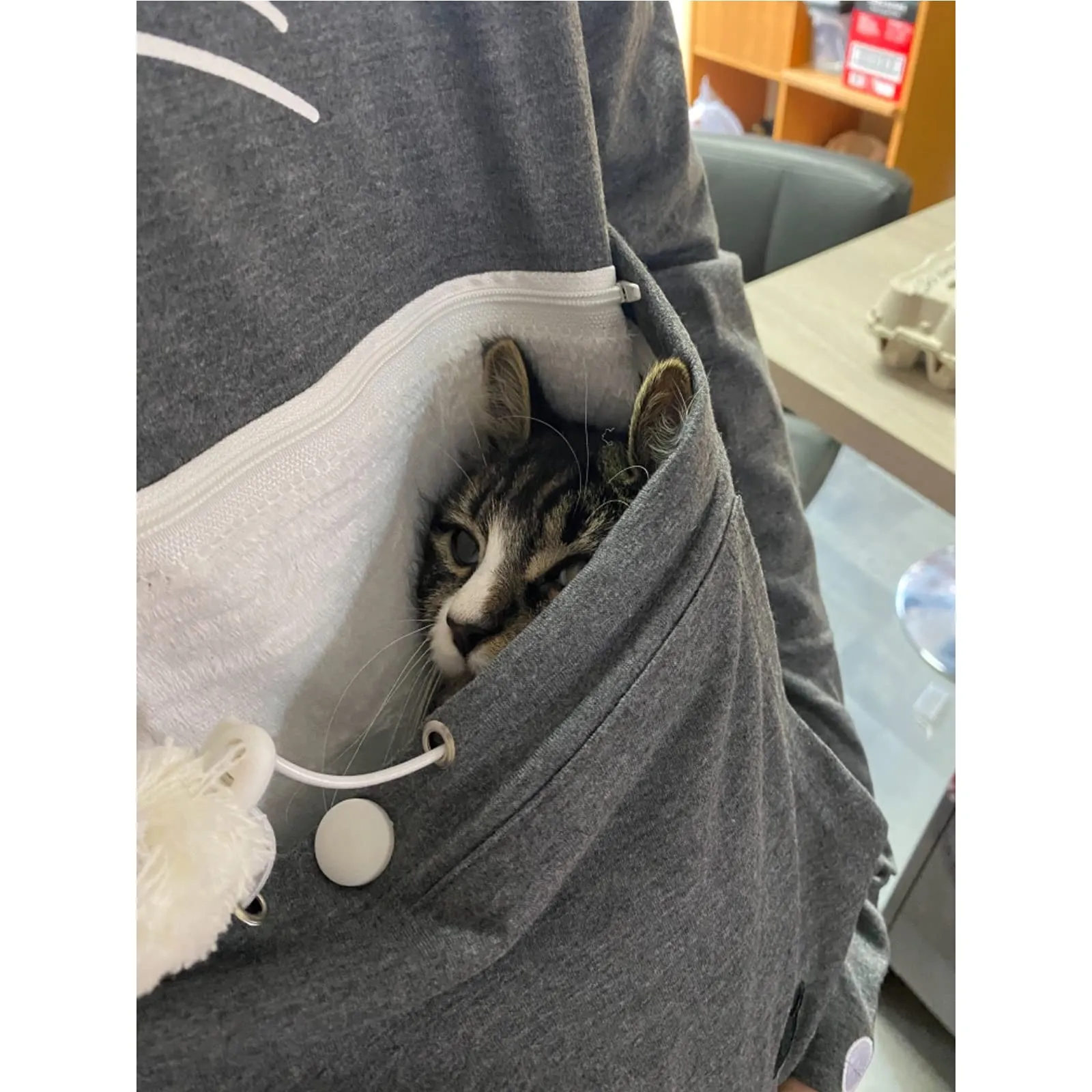 AMOYUN Donna Felpa con Tasca Moda Felpa con Cappuccio Sweatshirt Tasca Porta Gatti Cani E Animali Hoody Moda Felpe Casual Carrier Top Canguro Animale Domestico Cane Gatto Marsupio Grande con Cappotto - immagine 5
