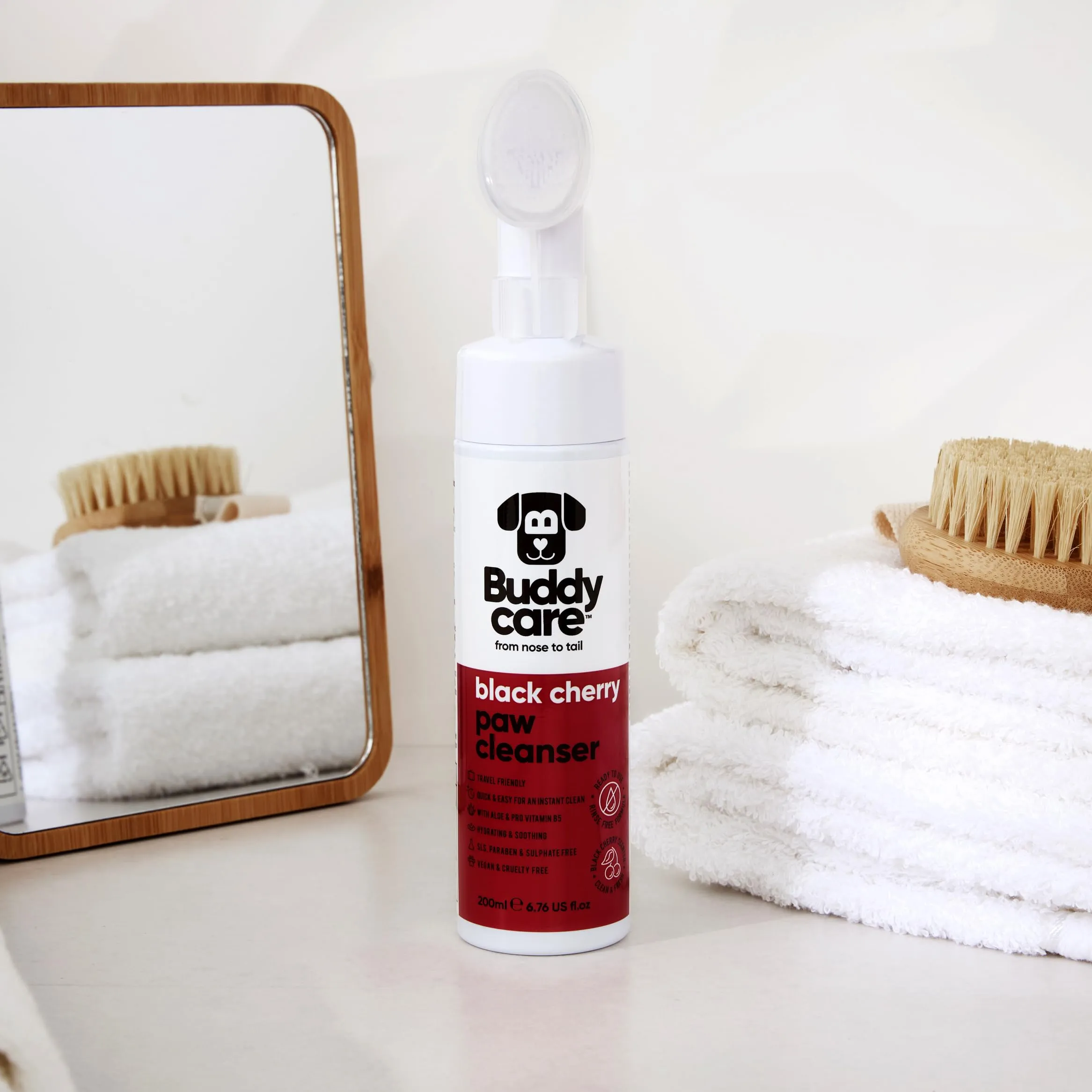 Buddycare Detergente per zampe di cane al profumo di ciliegia nera, 200 ml, senza risciacquo, detergente per zampe senza acqua per cani, soluzione morbida per zampe fangose, adatto per tutte le razze - immagine 9