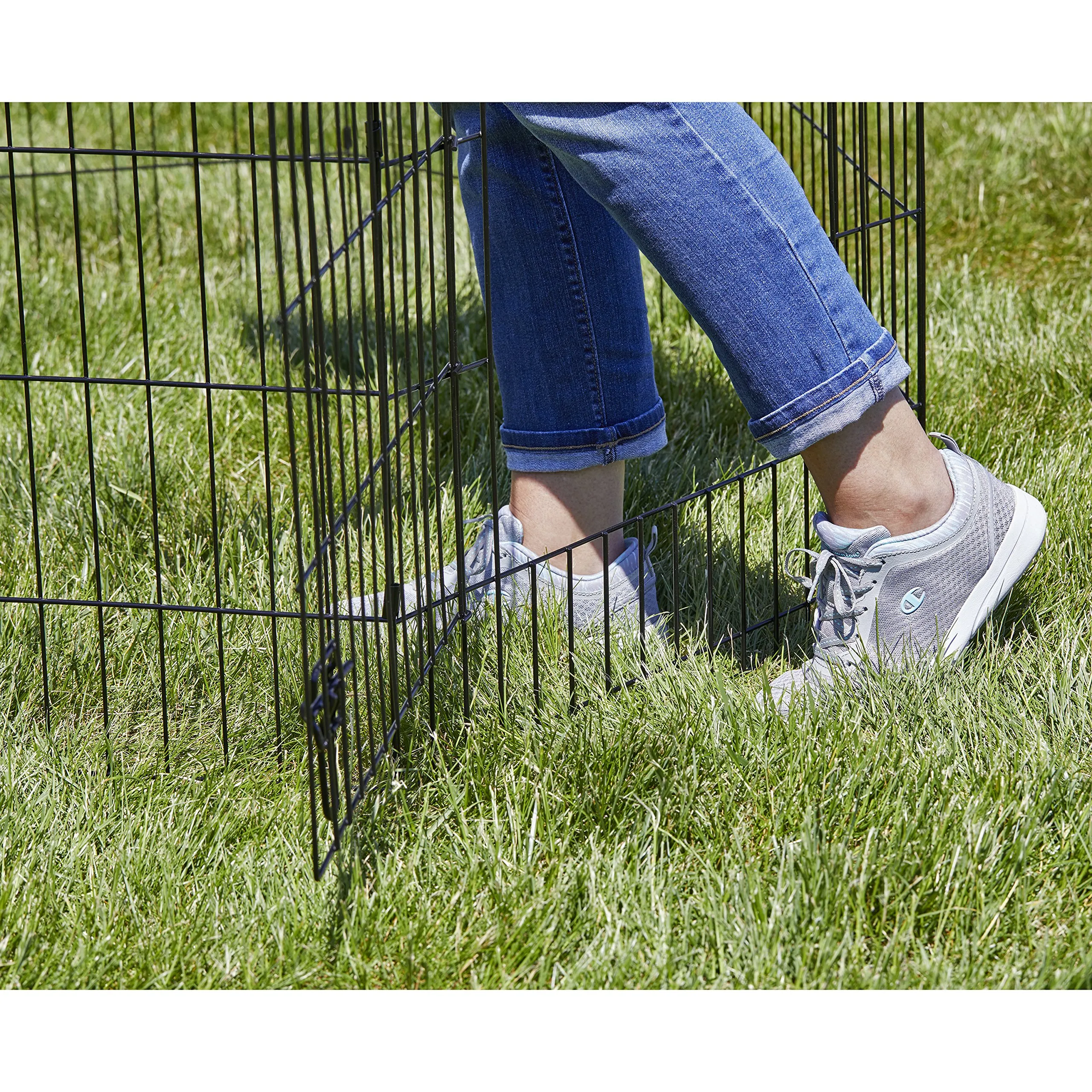 MidWest Homes for Pets, Recinto per animali in metallo, pieghevole, con porta, picchetti e rivestimento per elettrodeposizione nero, offre 1,5 metri di spazio per giocare, 61 cm di altezza - immagine 2