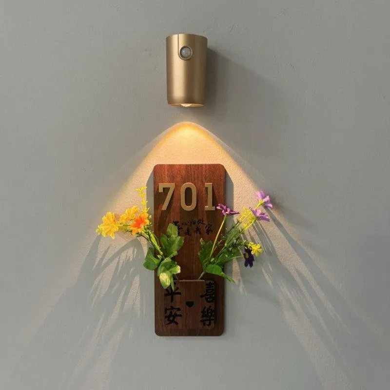 Luce Notturna Senza Fili Autrucker con Sensore e Pannello Numero Porta Illuminato - immagine 1