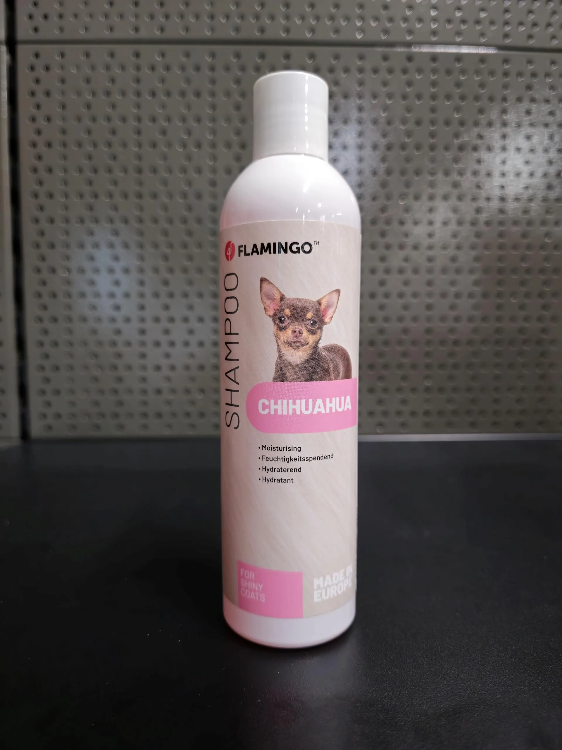 Shampoo - Per Chihuahua - Idratante - Dona lucentezza naturale al pelo - Aiuta a mantenere lo strato lipidico naturale - Prodotto in Europa - 300 ml - immagine 3