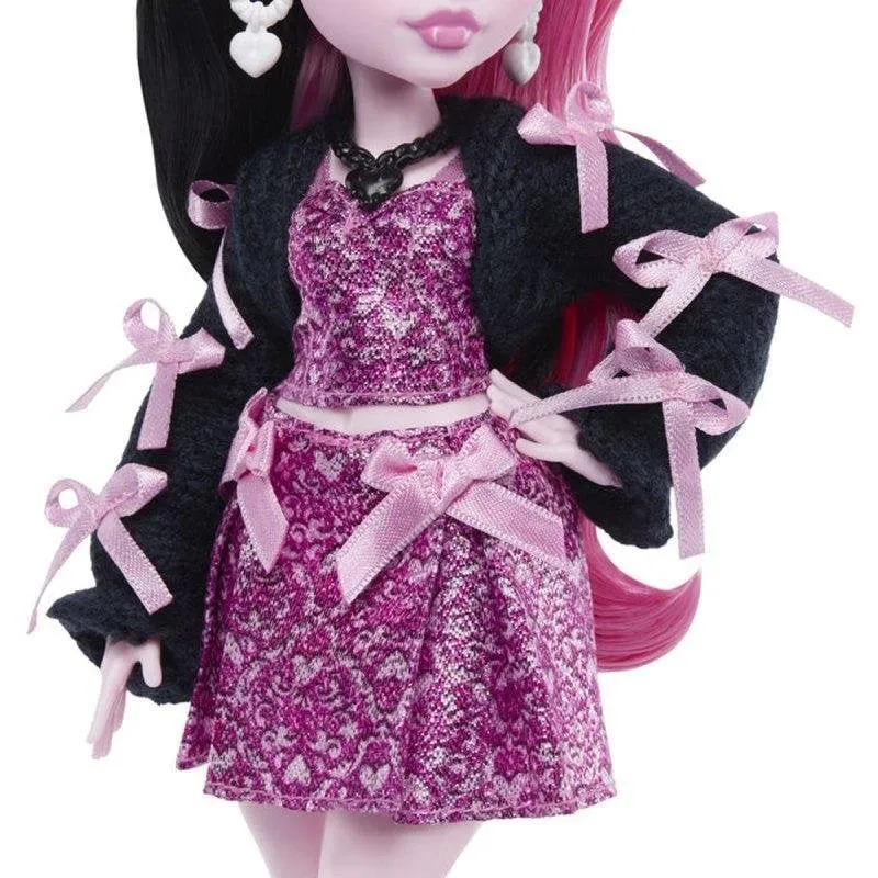 Bambola Monster High Draculaura Fashion 28,6 cm con Mascotte e 7 Accessori - immagine 1