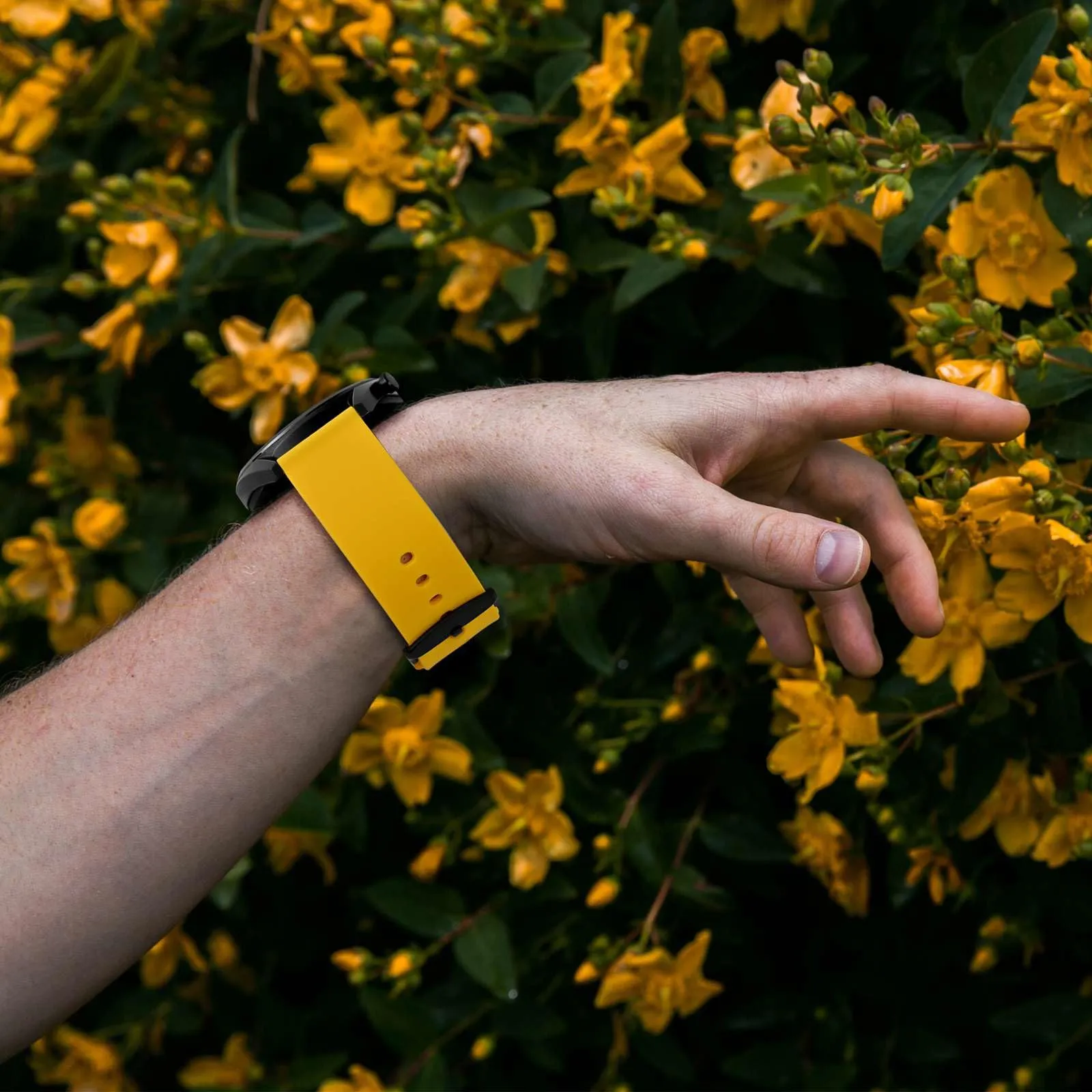 WOCCI 16mm Orologi Cinturino in Silicone per Uomo e Donna con Fibbia Nera (Giallo) - immagine 2