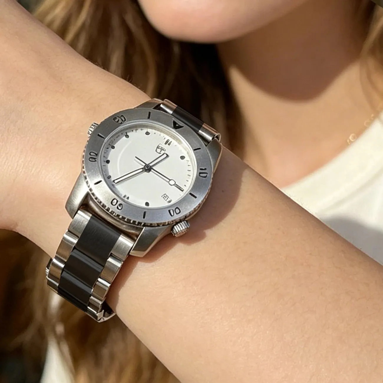 Kai Tian Cinturino per orologio da polso in acciaio inox massiccio spazzolato, fibbia deployante, per uomo e donna, 18 mm, 20 mm, 22 mm, 24 mm, nero e argento, 20mm, Metallo Acciaio inossidabile - immagine 3