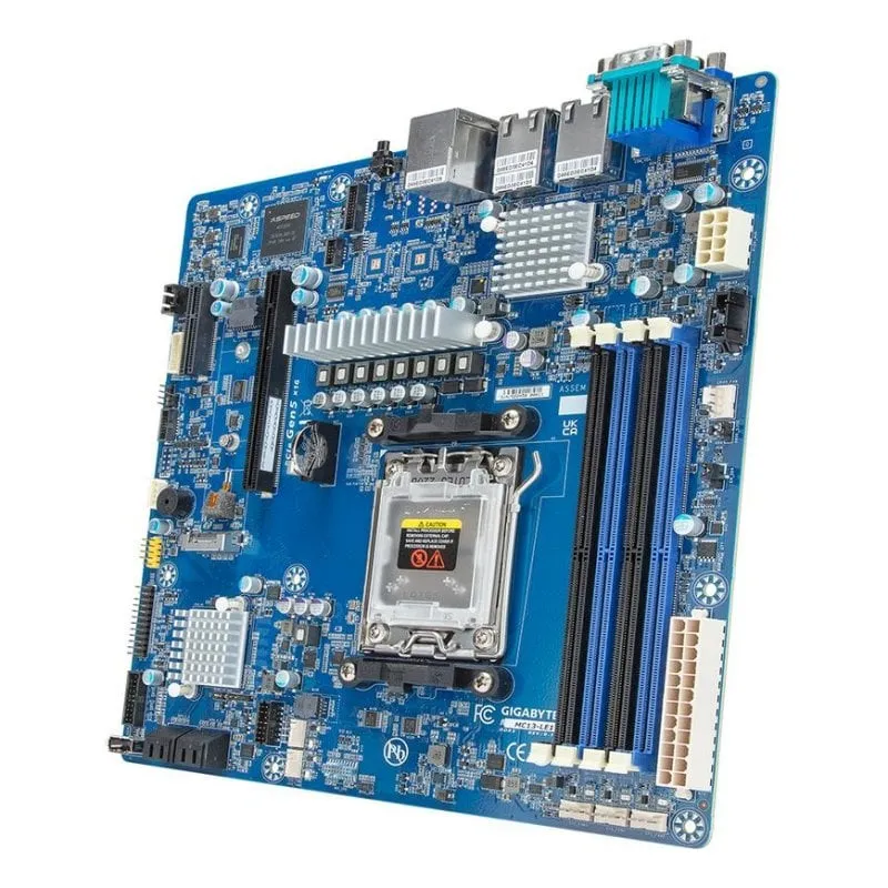Schede Madri GIGABYTE MC13-LE1 AMD B650 Socket AM5 DDR5 Micro ATX M.2 RAID - immagine 1