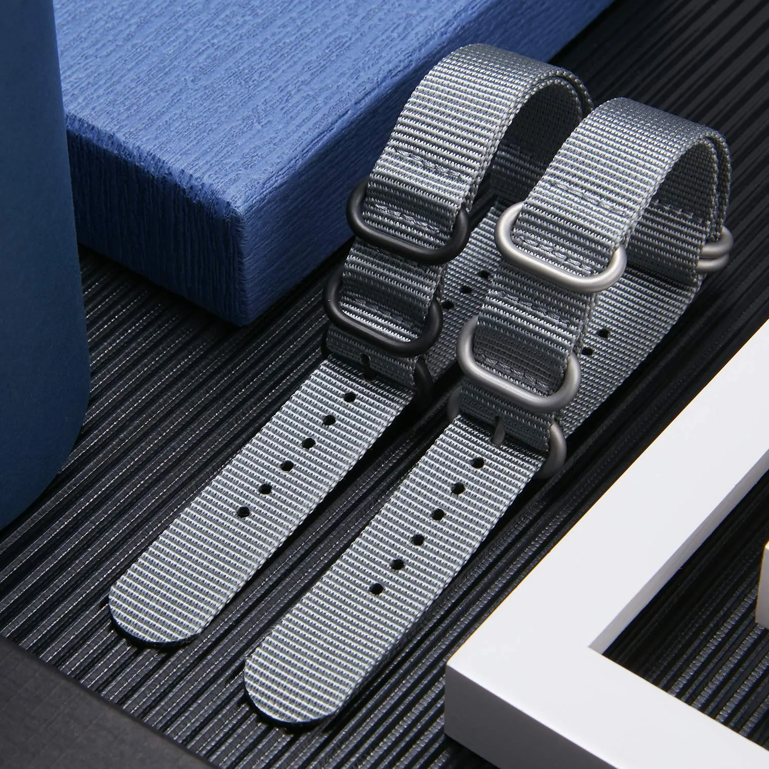 BINLUN Cinturino per Orologio in Nylon Cinturini Militare Premium Balistico Multicolori per Uomo Donna 18 mm 19 mm 20 mm 21 mm 22 mm 23 mm 24 mm con Fibbia in Acciaio Inossidabile Argento/Nero - immagine 3
