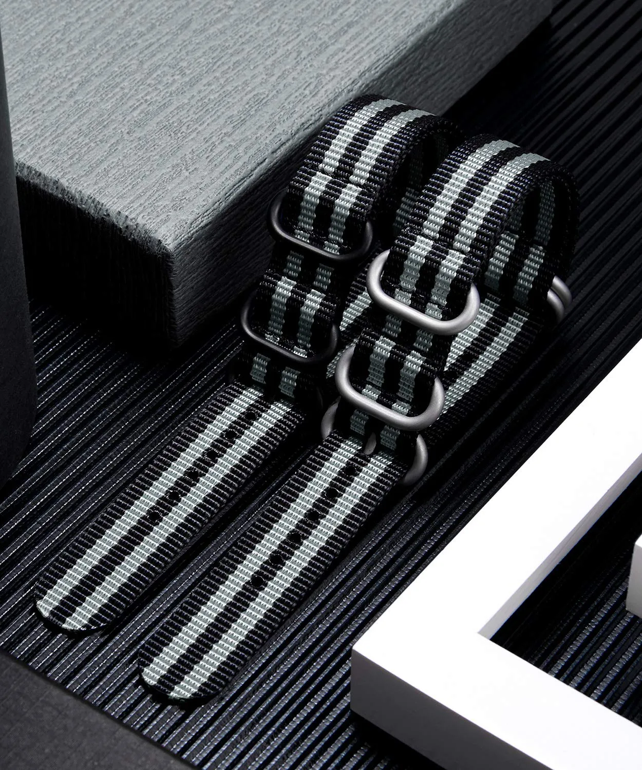 BINLUN Cinturino per Orologio in Nylon Cinturini Militare Premium Balistico Multicolori per Uomo Donna 18 mm 19 mm 20 mm 21 mm 22 mm 23 mm 24 mm con Fibbia in Acciaio Inossidabile Argento/Nero - immagine 6