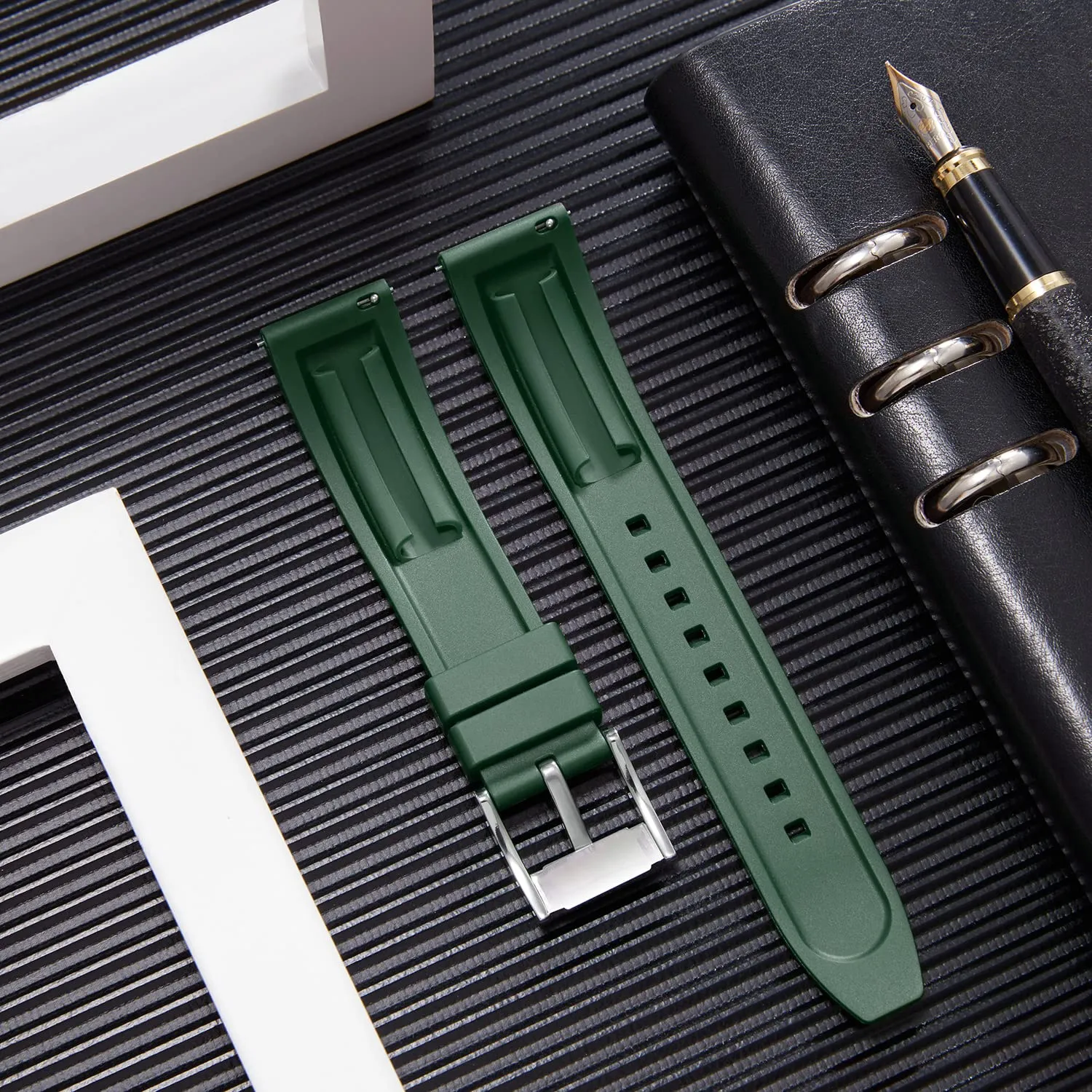BINLUN Cinturini per Orologio in Silicone a Sgancio Rapido Cinturino in Gomma Sportivo 18mm 19mm 20mm 21mm 22mm 24mm Cinturini di Ricambio per Smartwatches per Uomo e Donna (22mm, Verde) - immagine 3