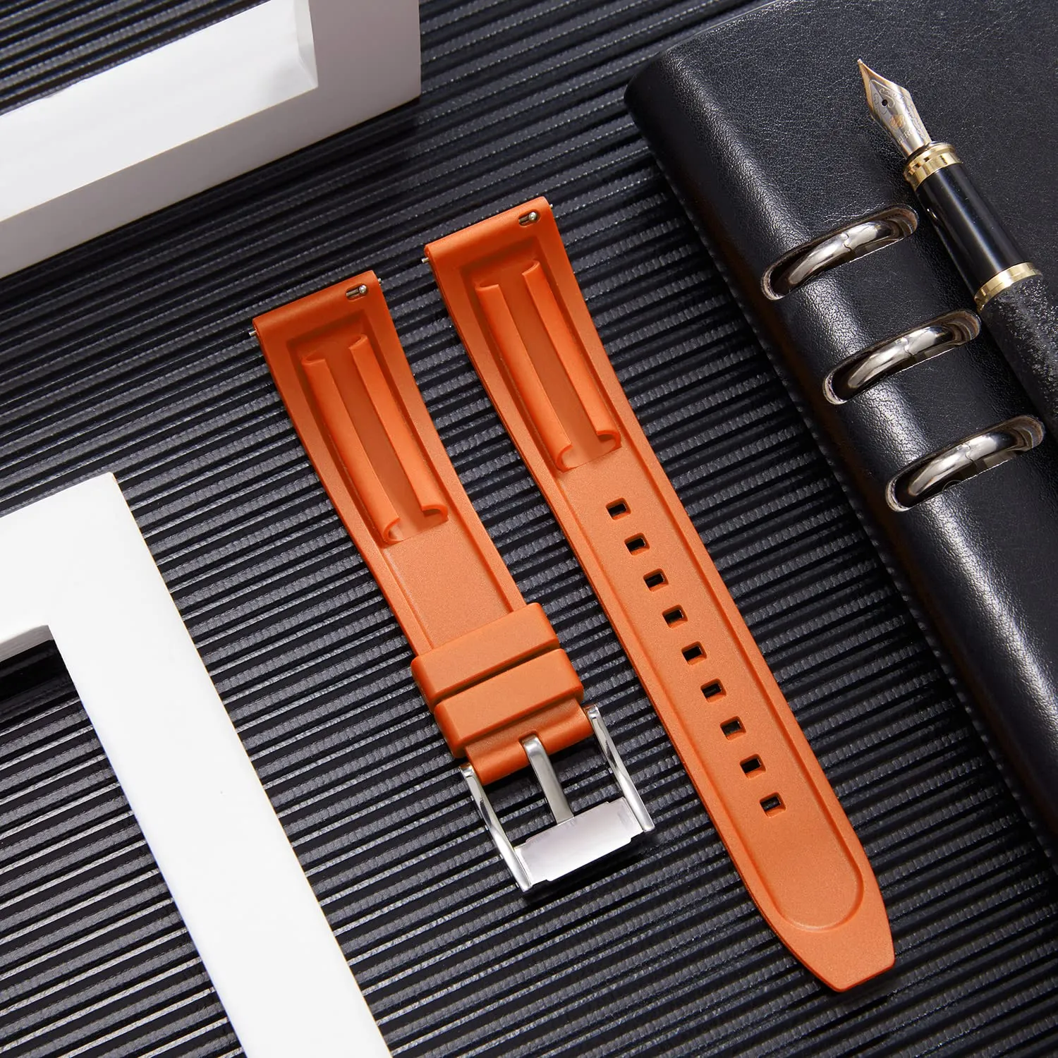 BINLUN Cinturini per Orologio in Silicone a Sgancio Rapido Cinturino in Gomma Sportivo 18mm 19mm 20mm 21mm 22mm 24mm Cinturini di Ricambio per Smartwatches per Uomo e Donna (24mm, Arancia) - immagine 3