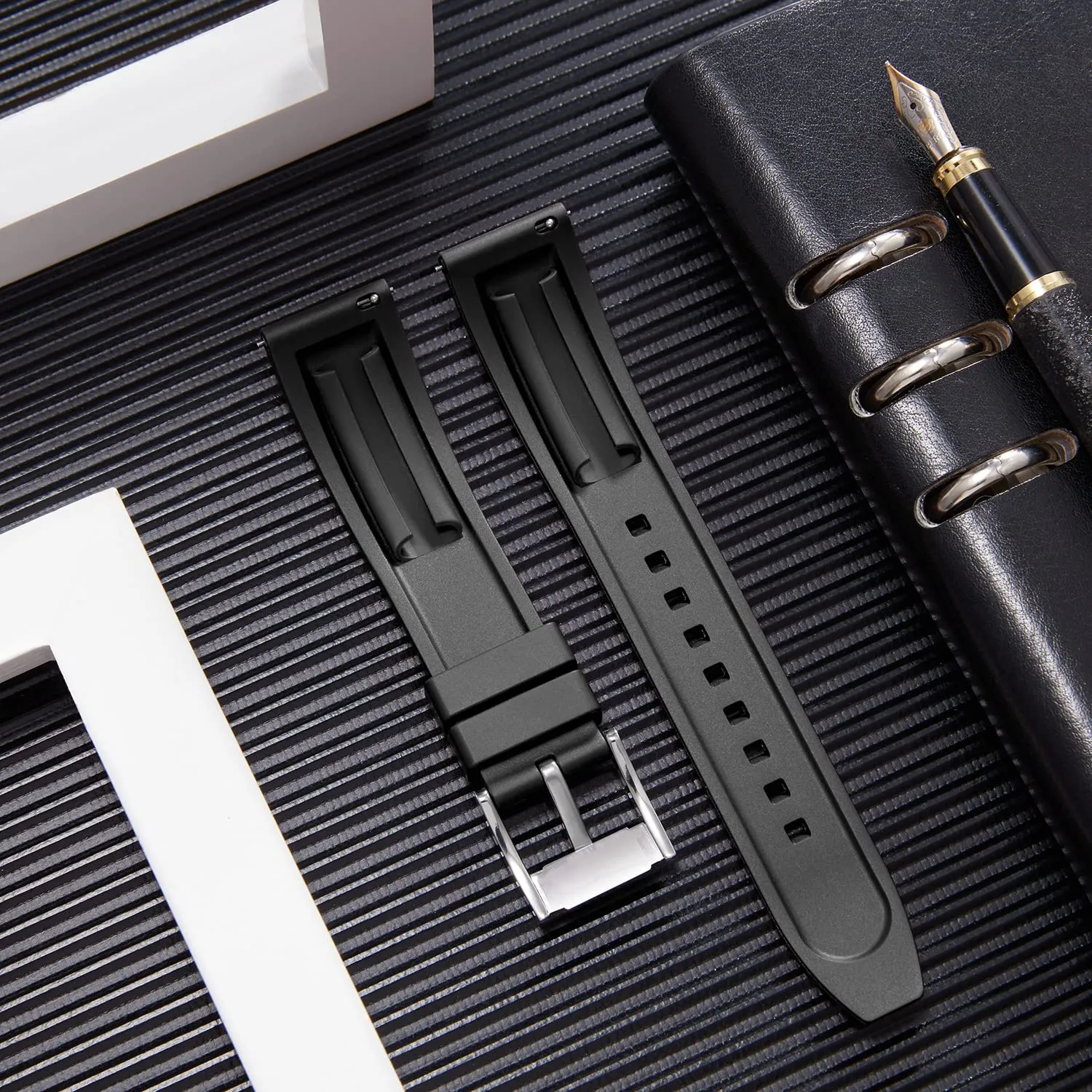 BINLUN Cinturini per Orologio in Silicone a Sgancio Rapido Cinturino in Gomma Sportivo 18mm 19mm 20mm 21mm 22mm 24mm Cinturini di Ricambio per Smartwatches per Uomo e Donna (24mm, Nero) - immagine 3