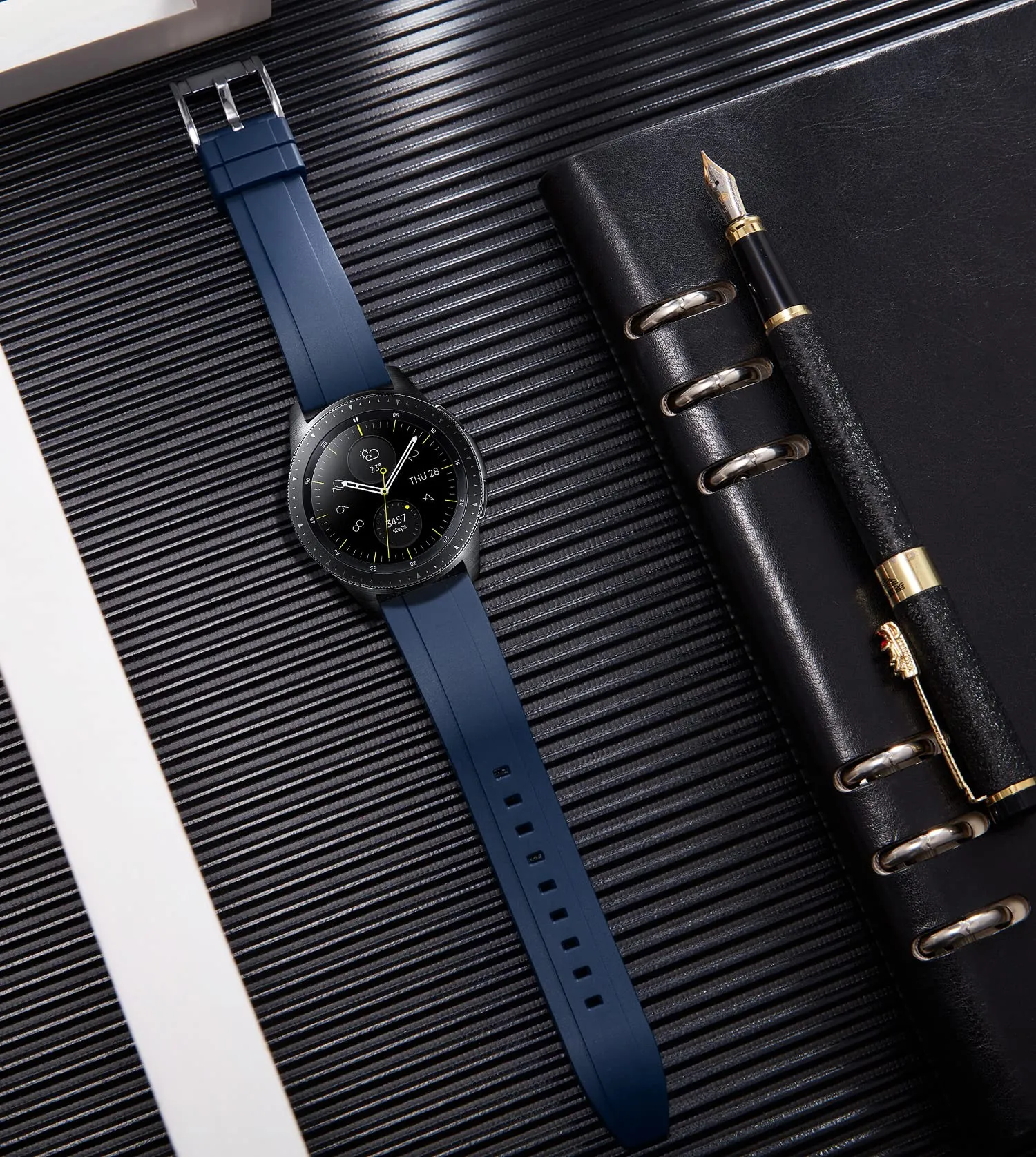 BINLUN Cinturini per Orologio in Silicone a Sgancio Rapido Cinturino in Gomma Sportivo 18mm 19mm 20mm 21mm 22mm 24mm Cinturini di Ricambio per Smartwatches per Uomo e Donna (21mm, Blu) - immagine 4