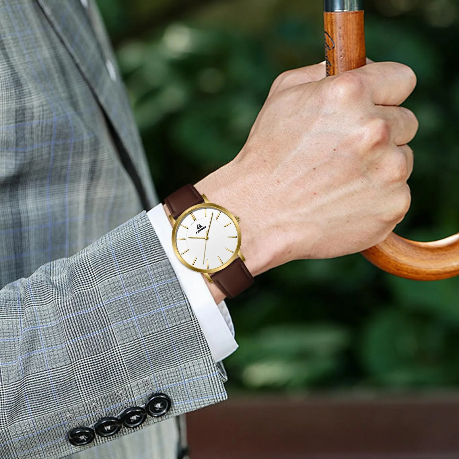 LN LENQIN Orologio Uomo Elegante e Minimalista Cinturino in Vera Pelle Quadrante Sottile Impermeabile Design Classico - immagine 6