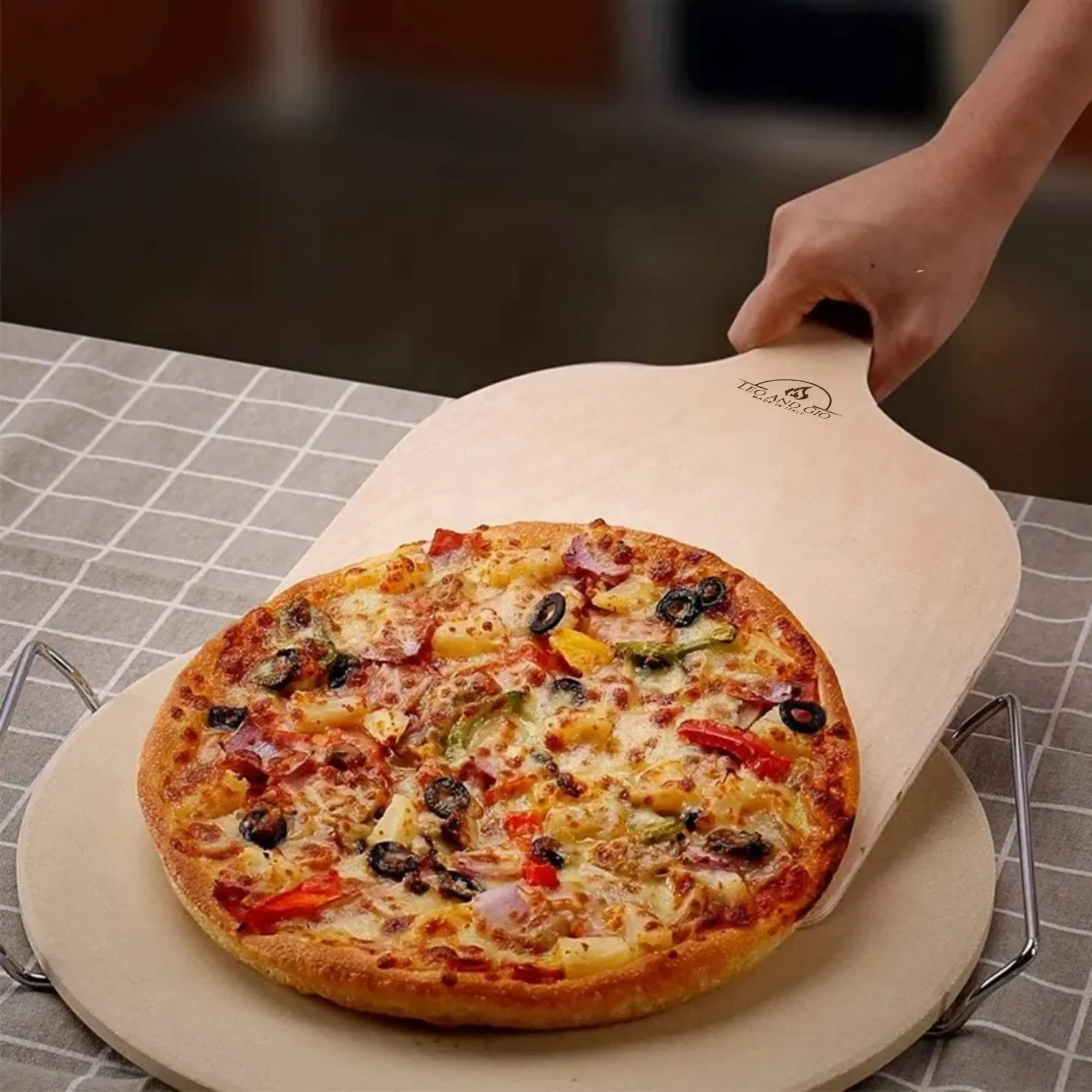 Leo and Gio Pala Per Pizza Corta In Legno 30 Cm Tagliere Paletta Per Pizza Pane Da Cucina Accessori Pala Compatibile Con Frono G3 Ferarri Ariete Smeg - immagine 6