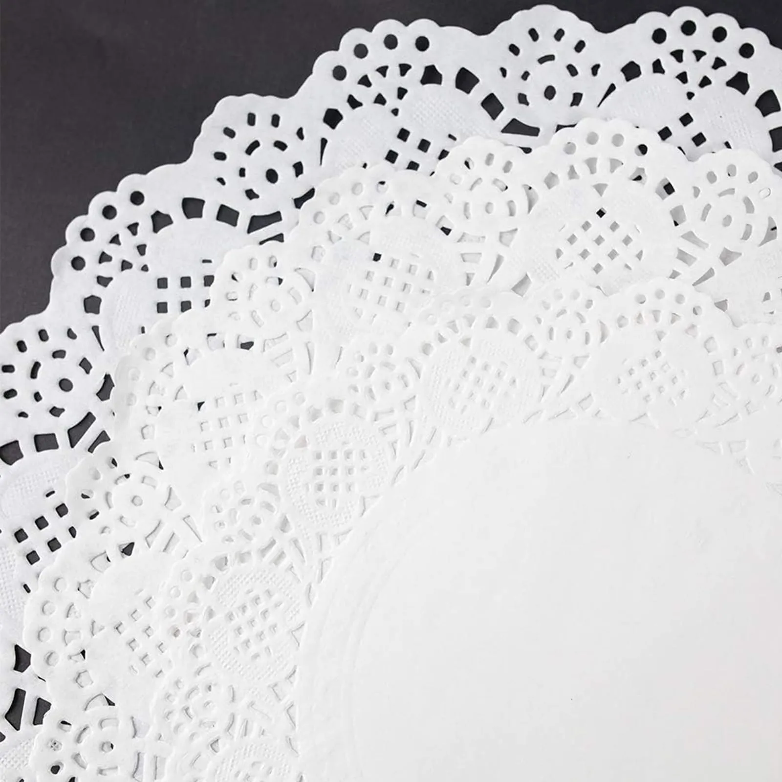 300 Fogli Centrini di Carta in Pizzo Bianco Centrini di Carta Rotondo Pizzo, Sottobicchieri in Pizzo, Centrini di Carta per Torte per Matrimoni, Compleanni, Dolci, Stoviglie, Decorazioni da Tavola (A) - immagine 3