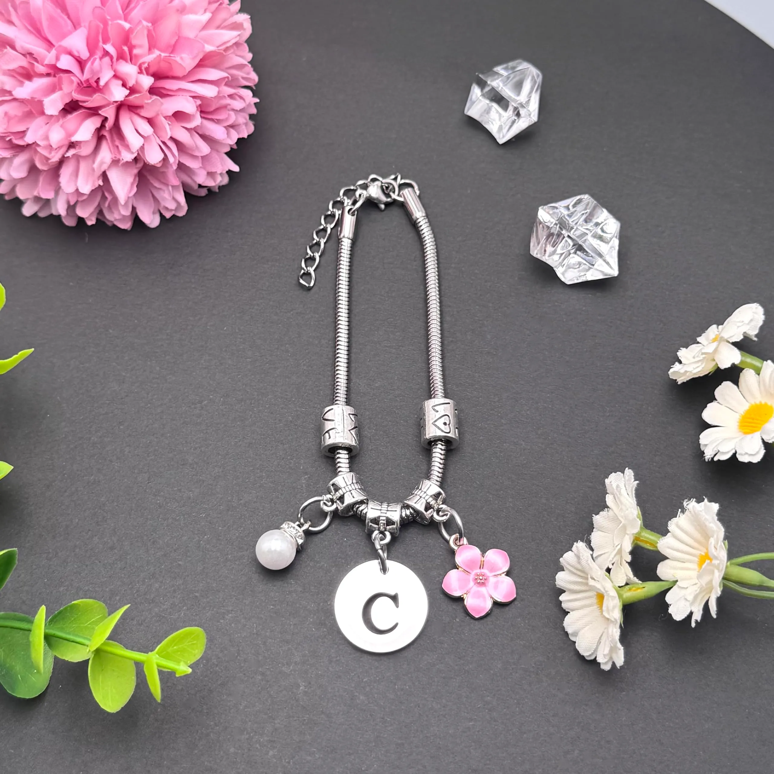 YJYJZX Iniziale Bracciale Con Donna Ragazza Amica Sorella Mamma Compleanno Natale Ispirazione Regali Regolabili Ciondolo Con Lettera A-Z Colore Argento Bracciale Gioielli per Donne Ragazze Regali (C) - immagine 2