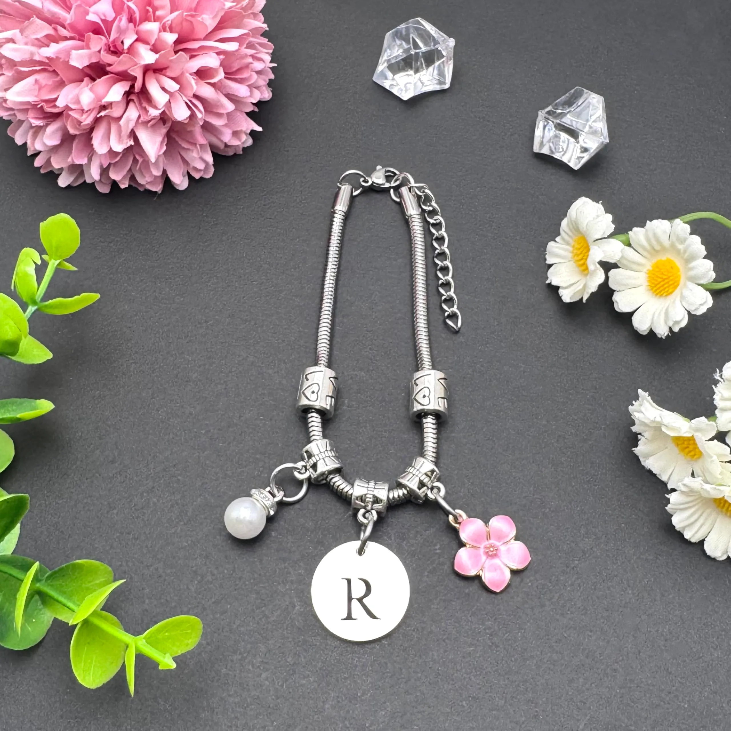 YJYJZX Iniziale Bracciale Con Donna Ragazza Amica Sorella Mamma Compleanno Natale Ispirazione Regali Regolabili Ciondolo Con Lettera A-Z Colore Argento Bracciale Gioielli per Donne Ragazze Regali (R) - immagine 2