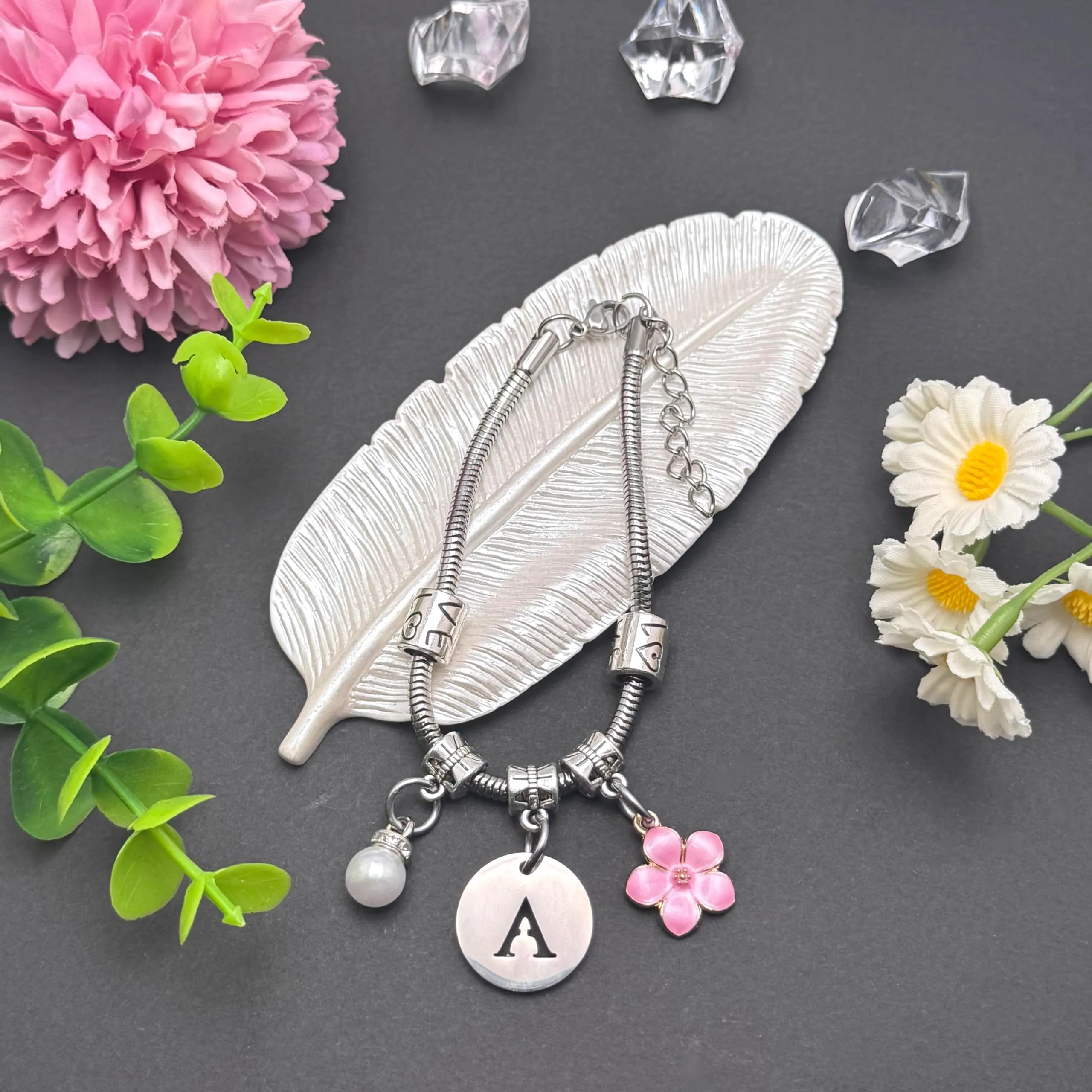 YJYJZX Iniziale Bracciale Con Donna Ragazza Amica Sorella Mamma Compleanno Natale Ispirazione Regali Regolabili Ciondolo Con Lettera A-Z Colore Argento Bracciale Gioielli per Donne Ragazze Regali (D) - immagine 5