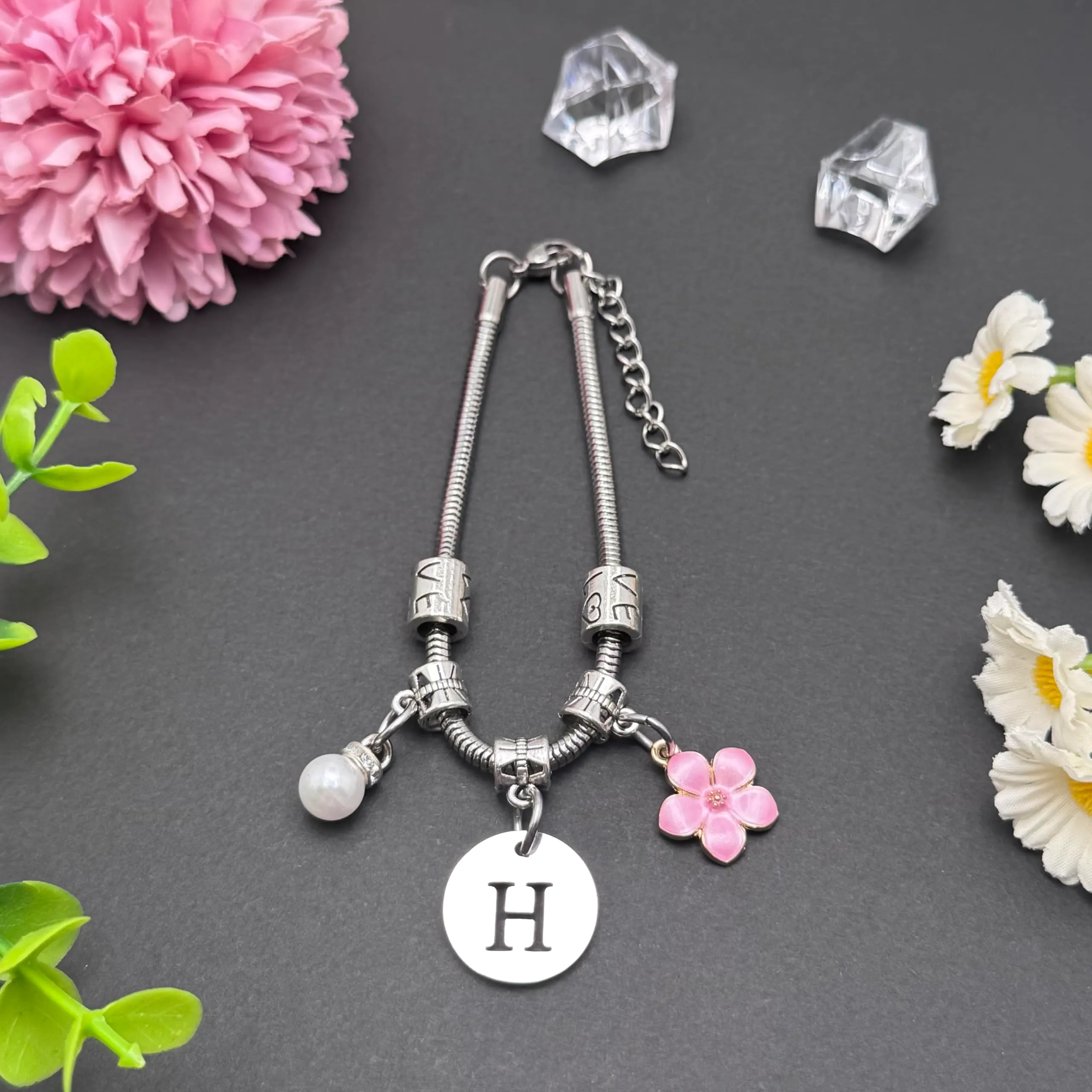 YJYJZX Iniziale Bracciale Con Donna Ragazza Amica Sorella Mamma Compleanno Natale Ispirazione Regali Regolabili Ciondolo Con Lettera A-Z Colore Argento Bracciale Gioielli per Donne Ragazze Regali (H) - immagine 2