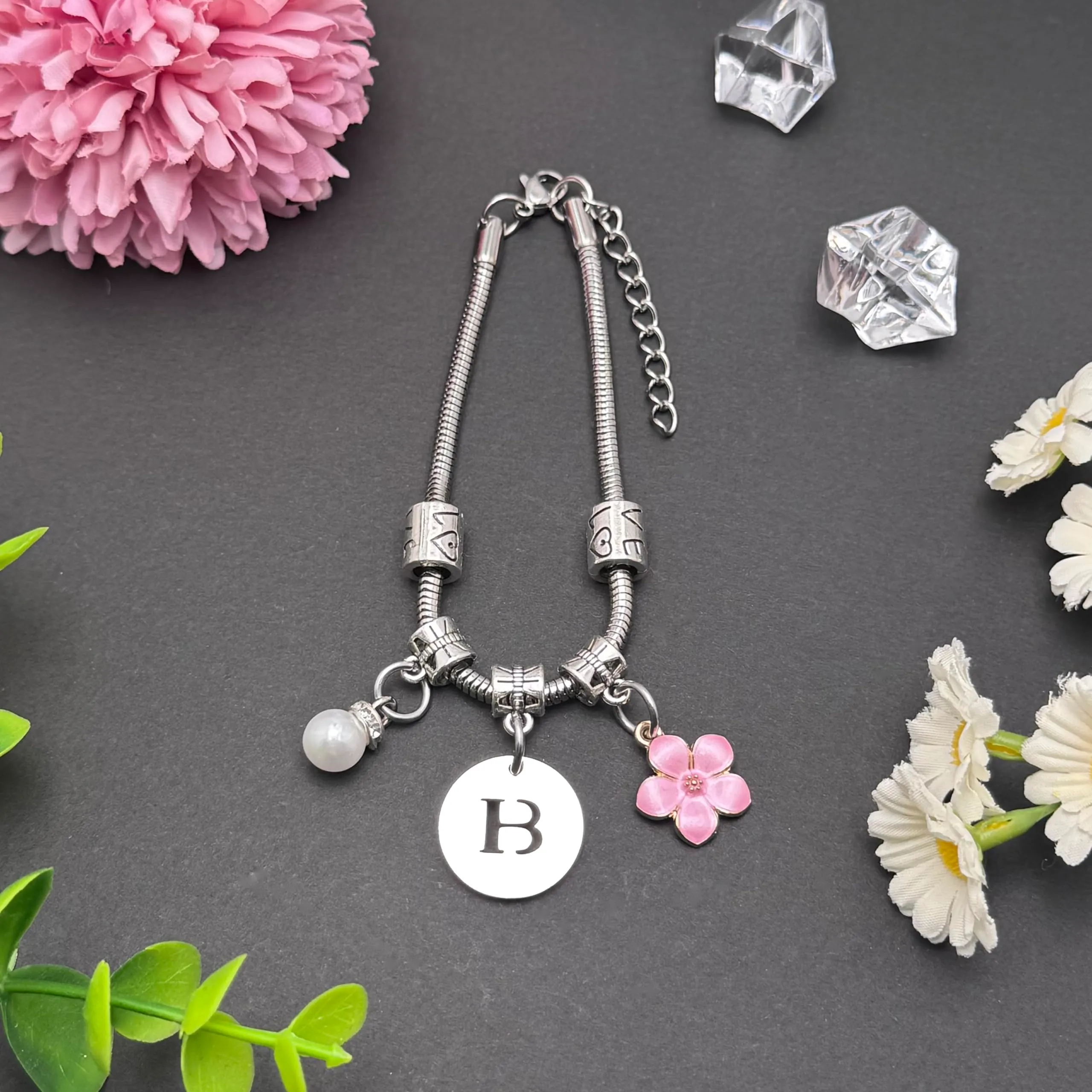 YJYJZX Iniziale Bracciale Con Donna Ragazza Amica Sorella Mamma Compleanno Natale Ispirazione Regali Regolabili Ciondolo Con Lettera A-Z Colore Argento Bracciale Gioielli per Donne Ragazze Regali (B) - immagine 2