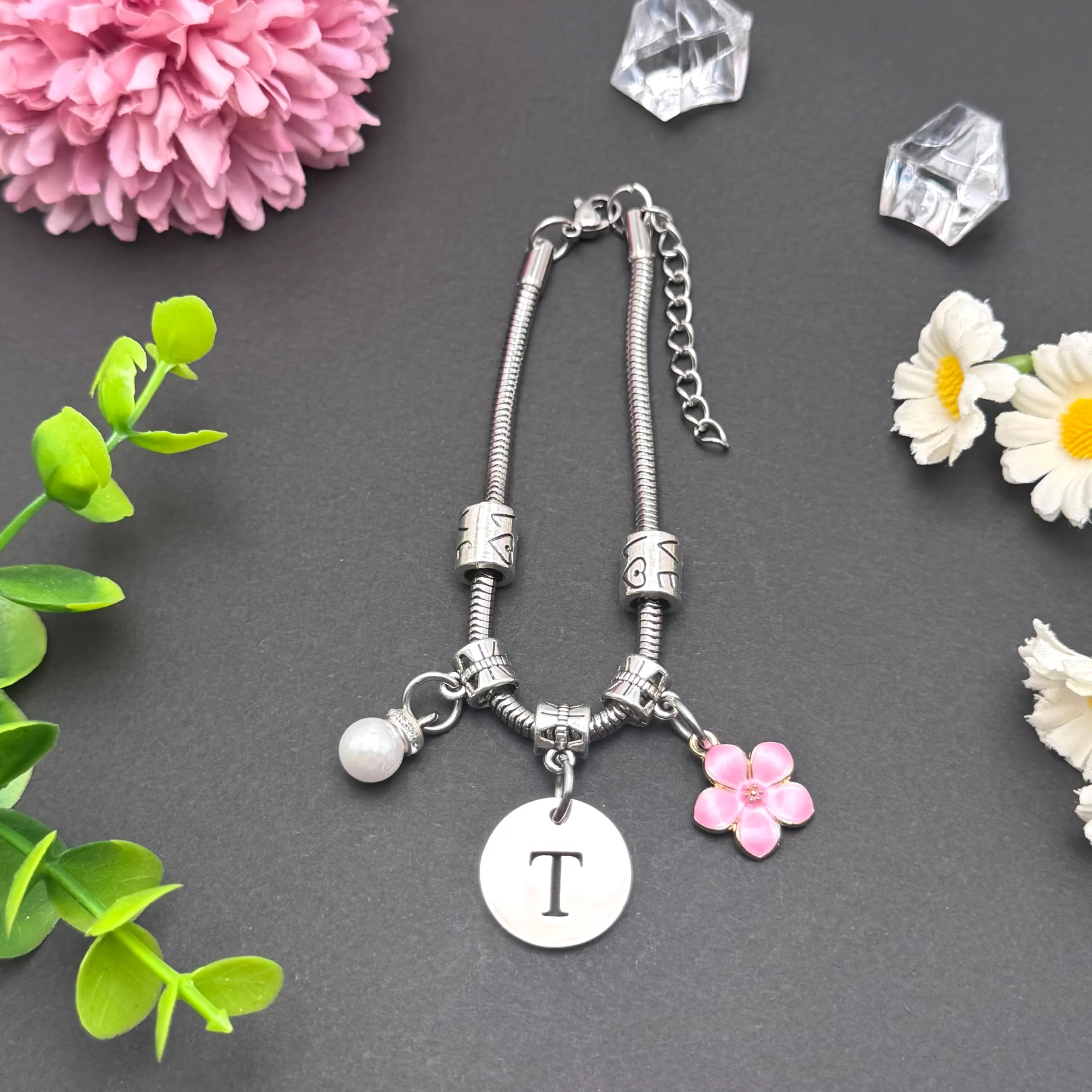 YJYJZX Iniziale Bracciale Con Donna Ragazza Amica Sorella Mamma Compleanno Natale Ispirazione Regali Regolabili Ciondolo Con Lettera A-Z Colore Argento Bracciale Gioielli per Donne Ragazze Regali (T) - immagine 2