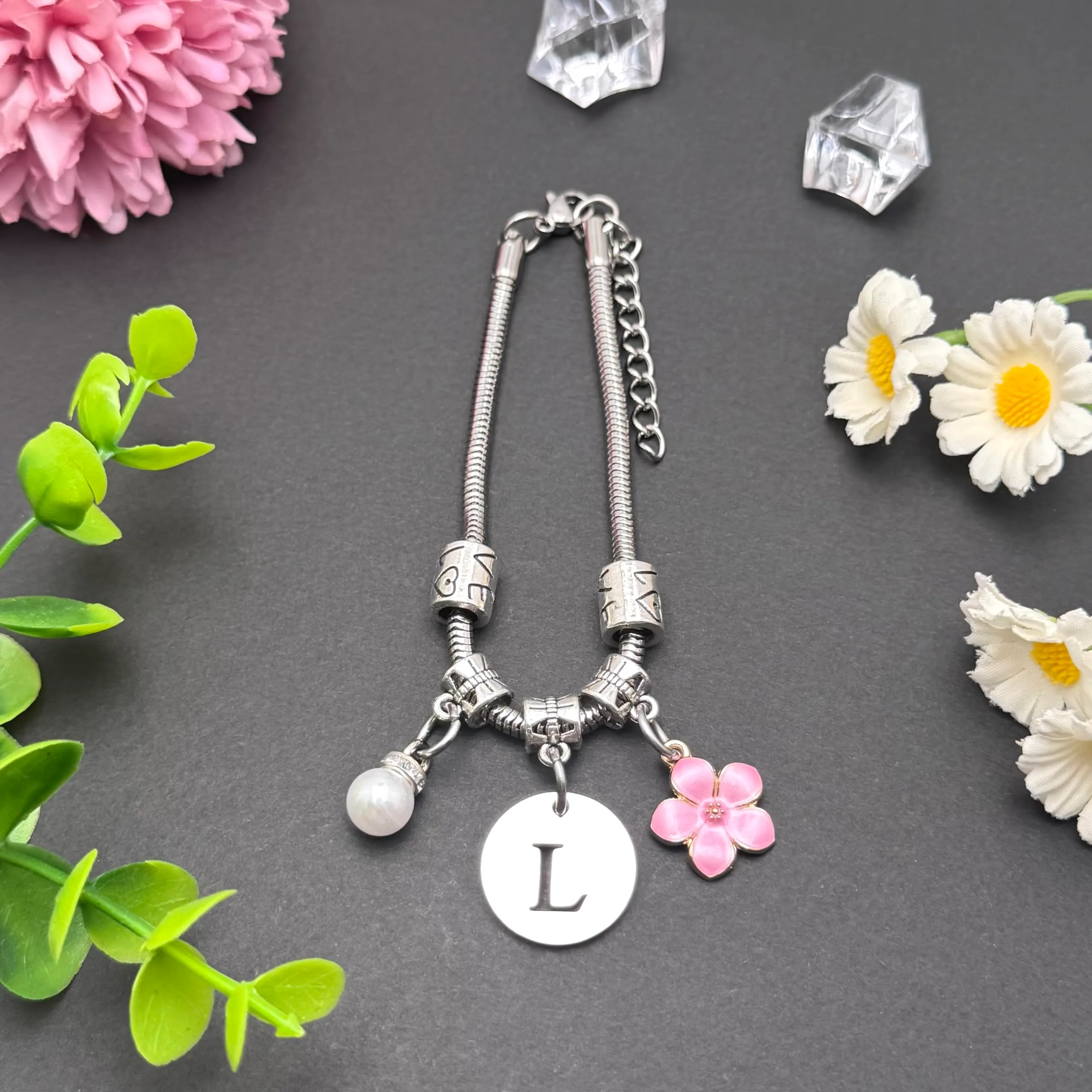 YJYJZX Iniziale Bracciale Con Donna Ragazza Amica Sorella Mamma Compleanno Natale Ispirazione Regali Regolabili Ciondolo Con Lettera A-Z Colore Argento Bracciale Gioielli per Donne Ragazze Regali (L) - immagine 2