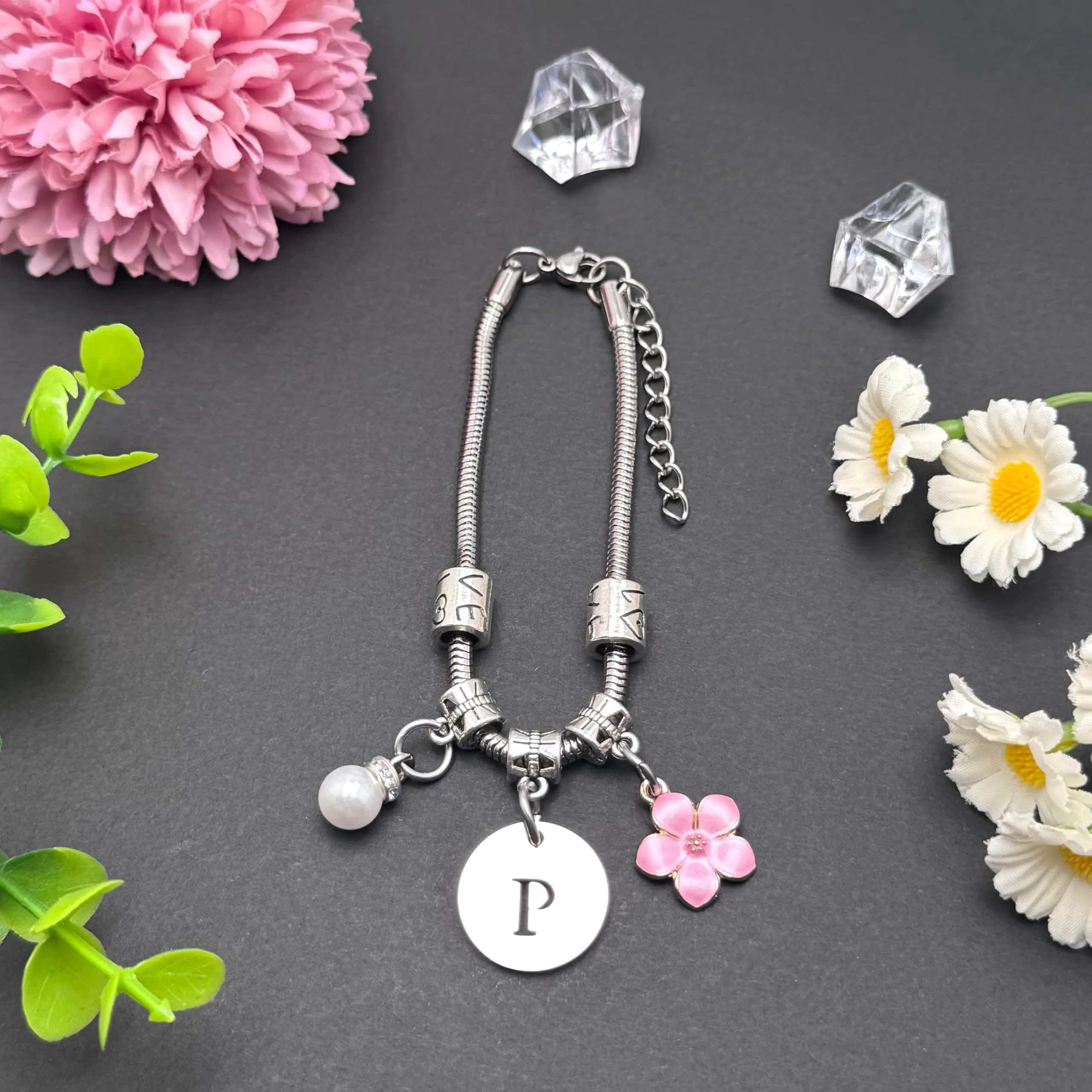YJYJZX Iniziale Bracciale Con Donna Ragazza Amica Sorella Mamma Compleanno Natale Ispirazione Regali Regolabili Ciondolo Con Lettera A-Z Colore Argento Bracciale Gioielli per Donne Ragazze Regali (P) - immagine 2