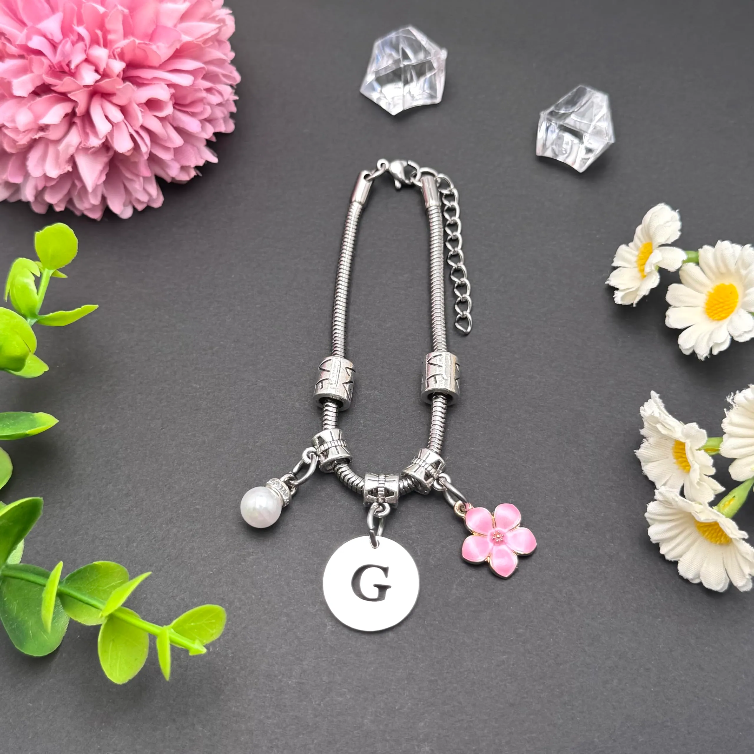 YJYJZX Iniziale Bracciale Con Donna Ragazza Amica Sorella Mamma Compleanno Natale Ispirazione Regali Regolabili Ciondolo Con Lettera A-Z Colore Argento Bracciale Gioielli per Donne Ragazze Regali (G) - immagine 2