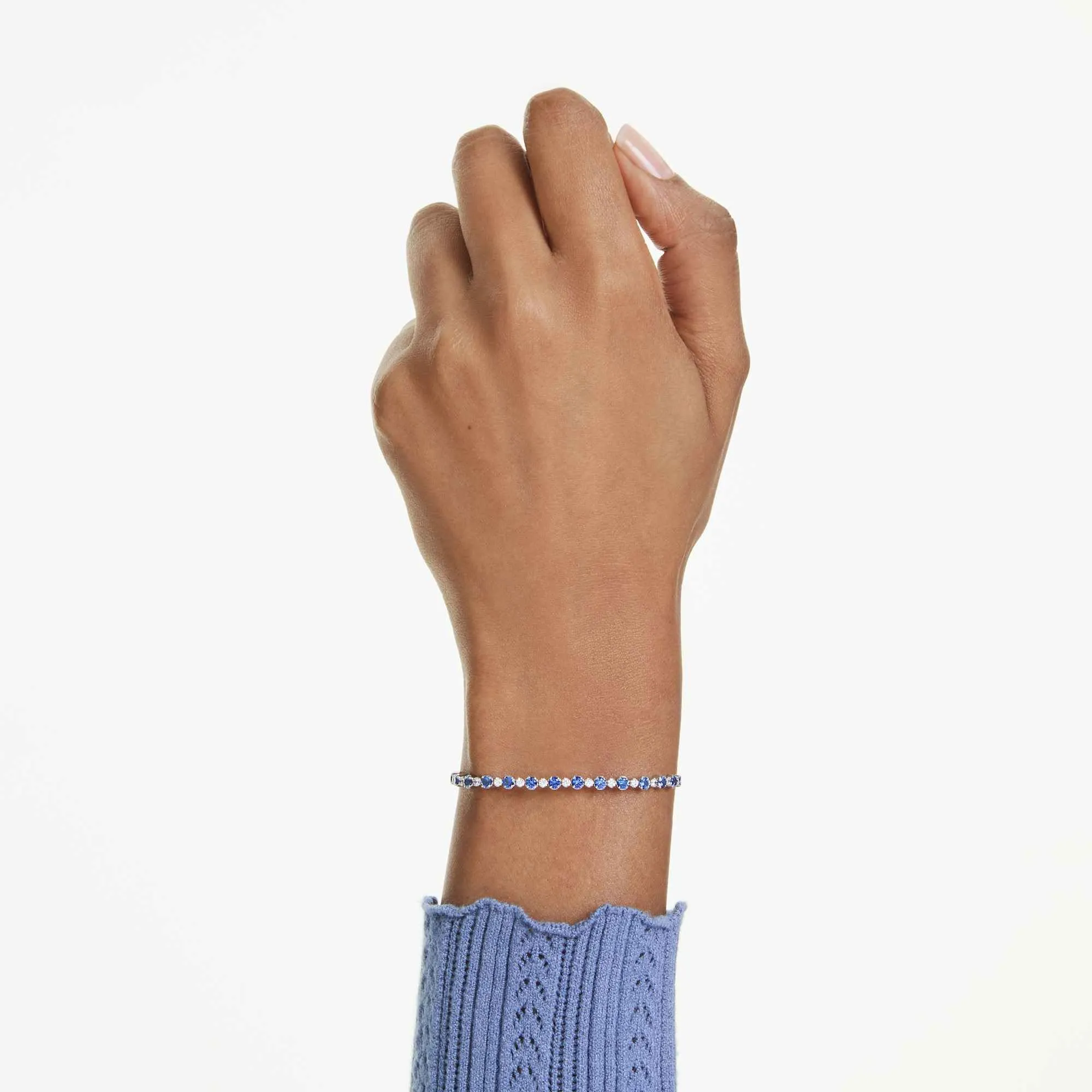 Swarovski Matrix Bracciale Tennis, Gioiello Versatile con Zirconia Trasparenti e Blu, Pietre a Tagli Arrotondati Misti, Chiusura a Scorrimento, Placcatura in Tonalità Rodio, 24 cm, 0,3 cm - immagine 6