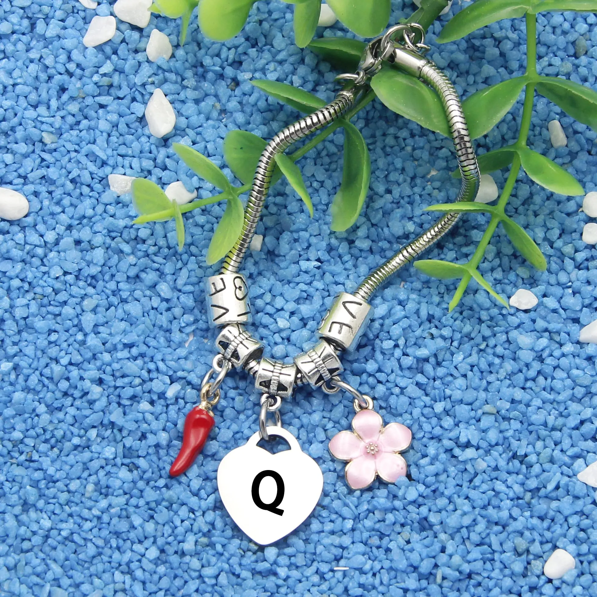 GUOYU Bracciale con Lettera Iniziale Q,Bracciale Braccialetto Donna,Regalo Natale per Amica Collega Mamma Nonna Sorella, Regalo Compleanno Laurea Donna - immagine 3