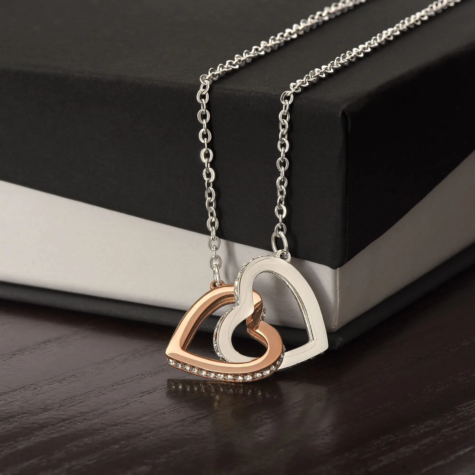 NONNA PROFESSIONISTA Collana Donna Figlia Nipote Amore Finitura in Oro, Argento Idee Regali per lei Compleanno Natale - Cofanetto con DEDICA incluso (Oro - Figlia) - immagine 3