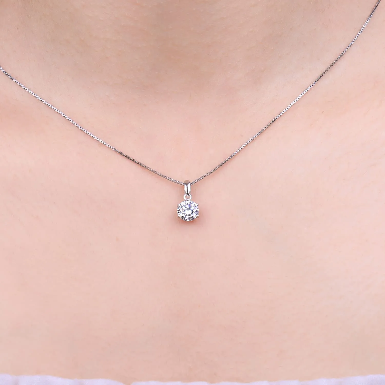 JewelryPalace 1ct Collana Solitario Donna Argento 925 con Creato Moissanite, Collana Ciondolo Pietra a Taglio Rotondo con Catena Veneziana 45cm, Collane Pendenti Lunghe Matrimonio Set Gioielli Donna - immagine 4