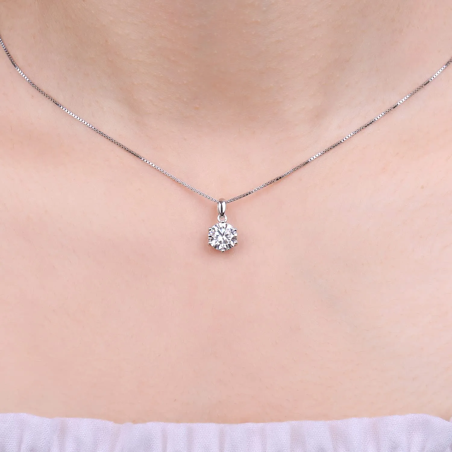 JewelryPalace 1.5ct Collana Solitario Donna Argento 925 con Creato Moissanite, Collana Ciondolo Pietra a Taglio Rotondo con Catena Veneziana 45cm, Collane Pendenti Lunghe Matrimonio Set Gioielli Donna - immagine 4