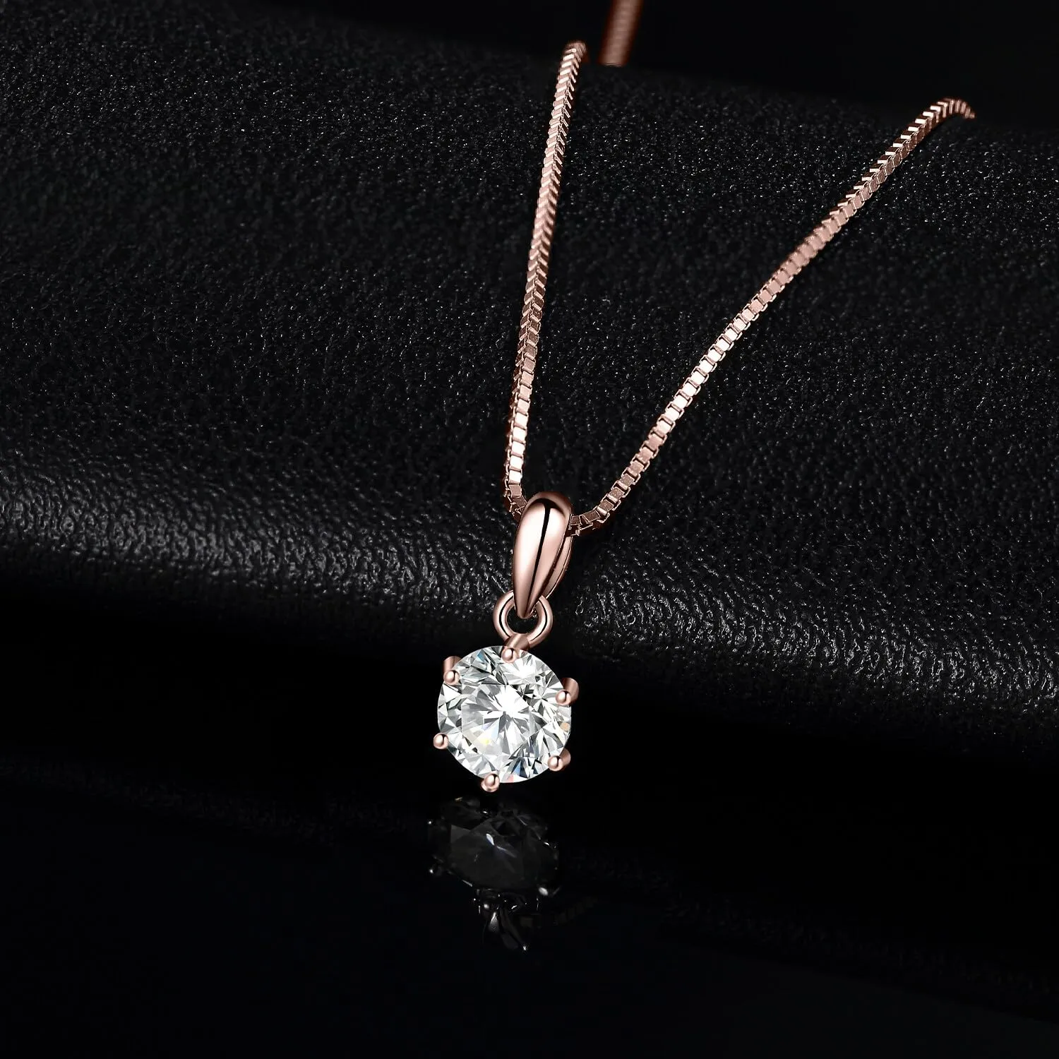 JewelryPalace 0.5ct Collana Solitario Donna Argento 925 con Creato Moissanite, Collana Ciondolo Pietra a Taglio Rotondo con Catena Maglia 45cm, Collane Pendenti in Oro Rosa Set Gioielli Donna - immagine 2