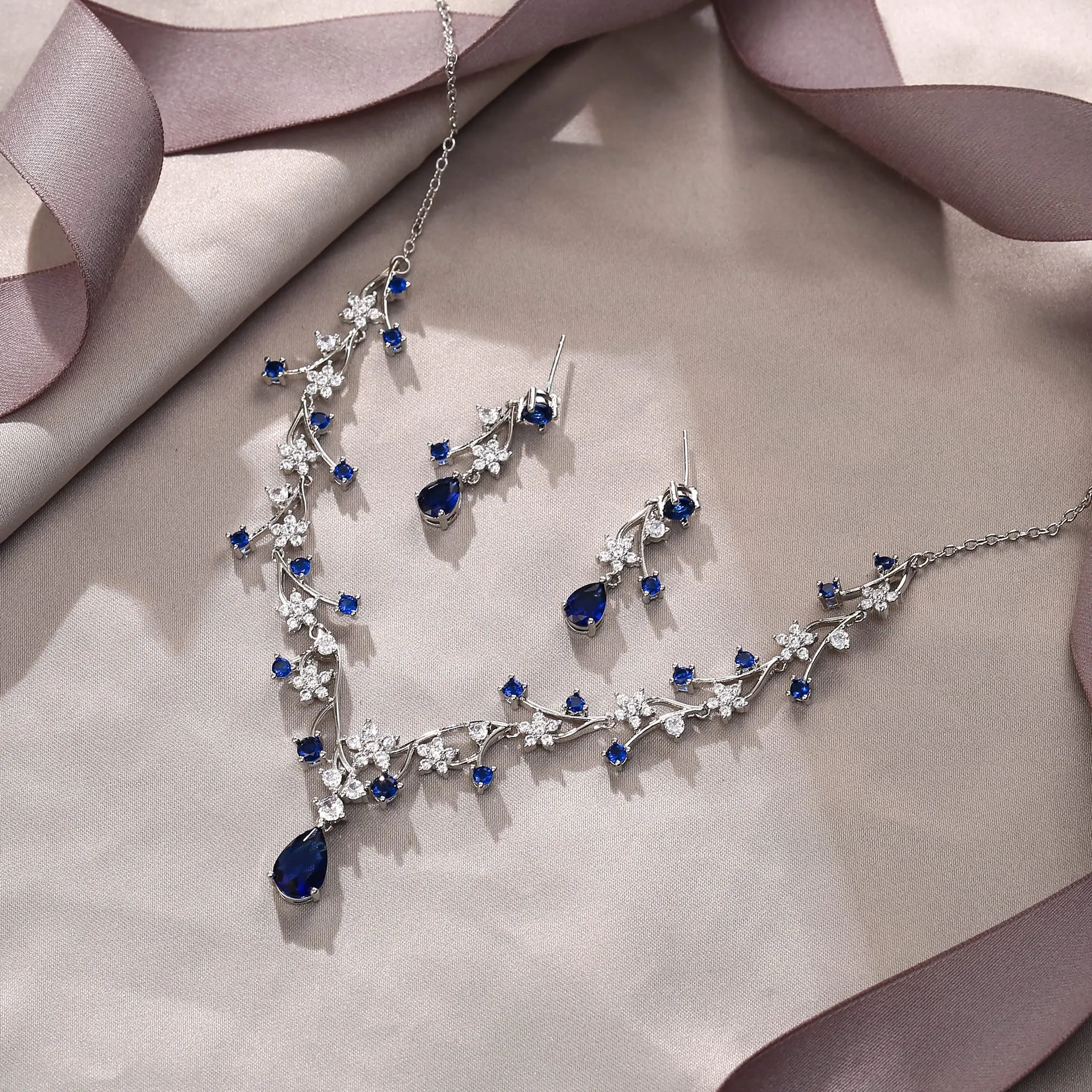 EVER FAITH Set di Gioielli per la Sposa Rotondo Goccia Zircon Fiore Cluster Vine Pendant Collana Orecchini Blu Argento Fondo - immagine 4