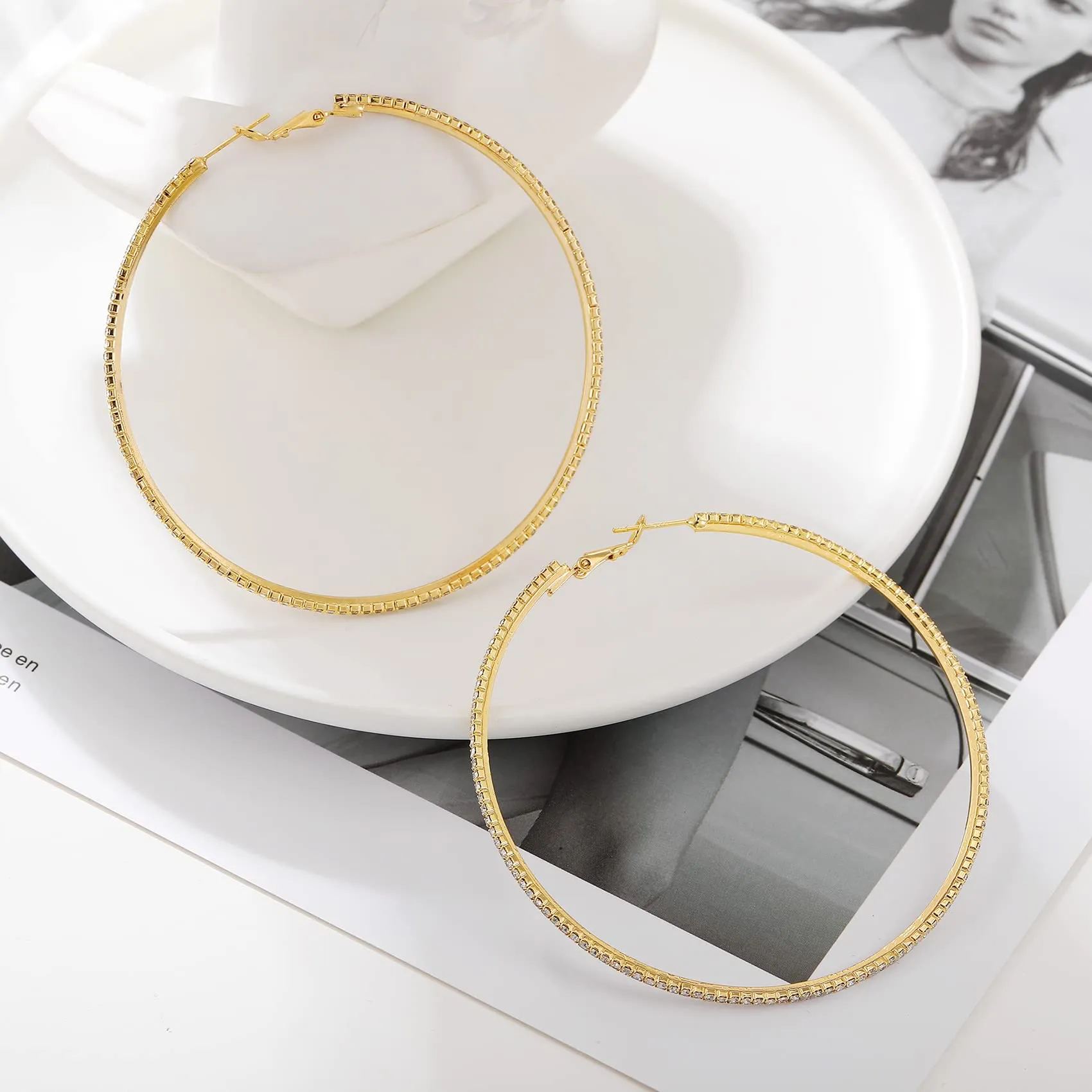 MOROTOLE Orecchini a Cerchio in Oro 14K Con Strass - Grandi e Sottili, Ipoallergenici per Donne e Ragazze - Gioielli e Regali - 20/30/40/50/60/70mm - immagine 7