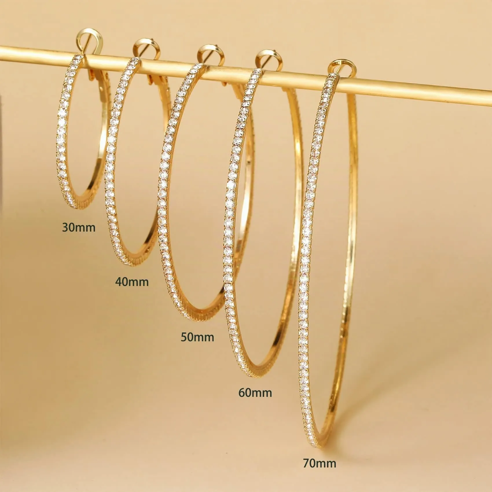 MOROTOLE Orecchini a Cerchio in Oro 14K Con Strass - Grandi e Sottili, Ipoallergenici per Donne e Ragazze - Gioielli e Regali - 20/30/40/50/60/70mm - immagine 9