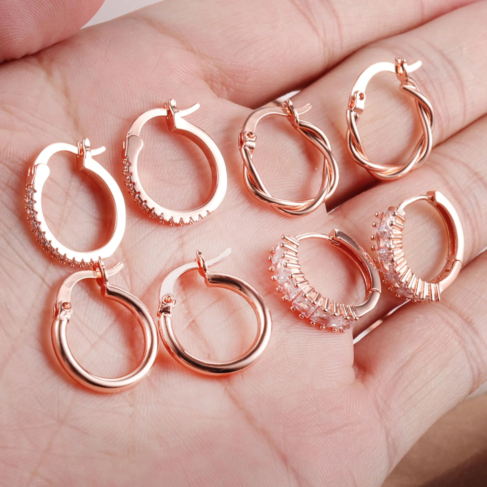 ALEXCRAFT Orecchini Cerchio Donna Oro Rosa Lucido e Zirconi Kit 9 Paia - immagine 5