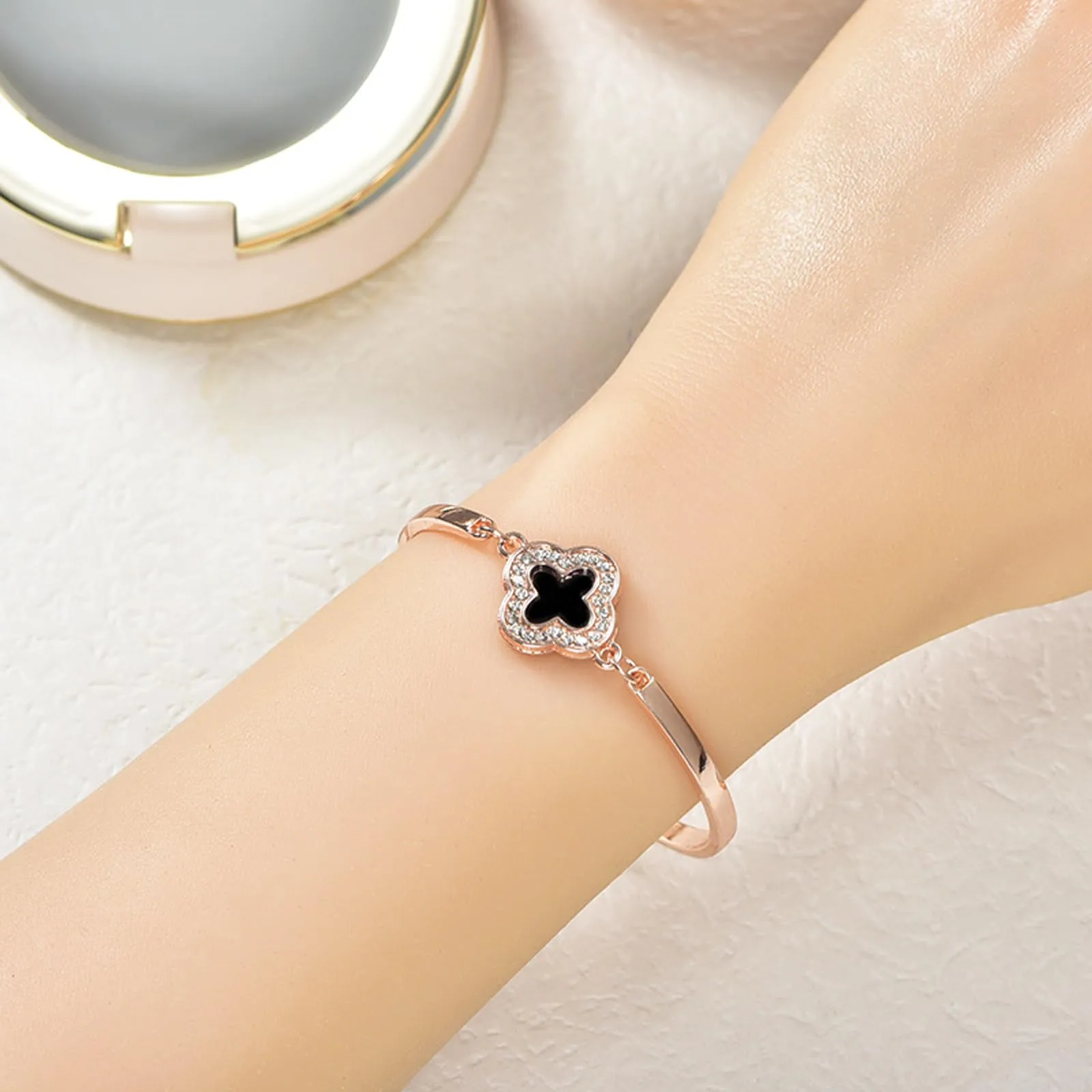 Hanaoops Set di Gioielli per Donna Zirconi Cubici Ciondolo a Forma di Quadrifoglio Collana Orecchini Bracciale Ipoallergenico Regalo di Gioielli - immagine 3