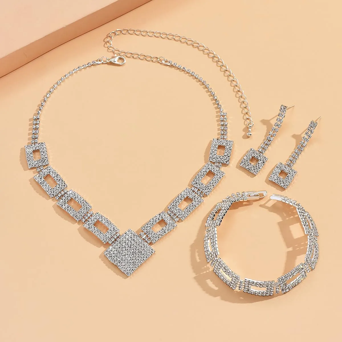XFSRG Set di Gioielli Donna 3 Pezzi Parure Collana Orecchini e Bracciale Strass Scintillanti Argento Regolabili per Matrimonio e Serate Eleganti (Argento) - immagine 3