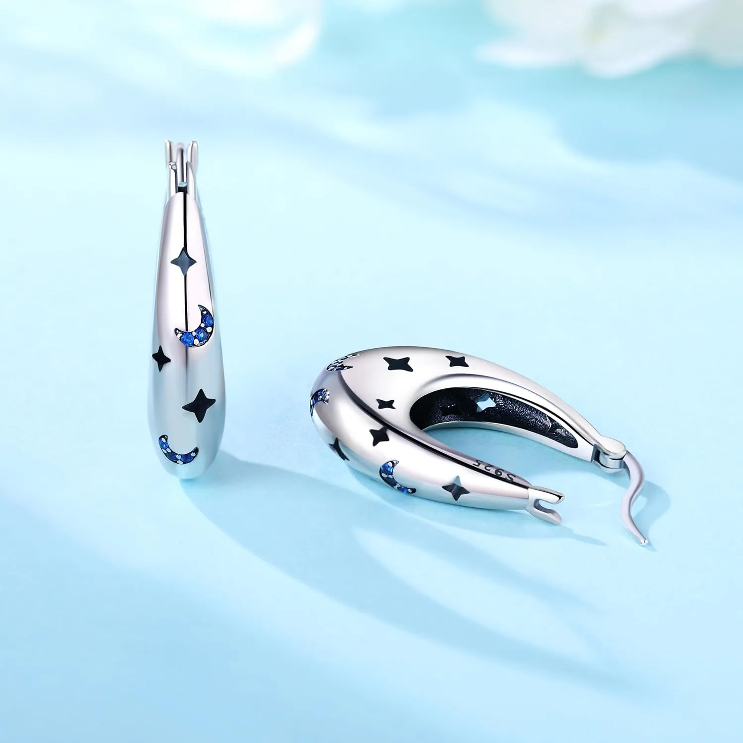 PANPOKI Orecchini a cerchio in argento Sterling 925 a forma di stella e luna, con zirconia cubica scintillante, leggeri, da donna, con confezione regalo, regalo di compleanno per mamma, 1, Argento - immagine 2