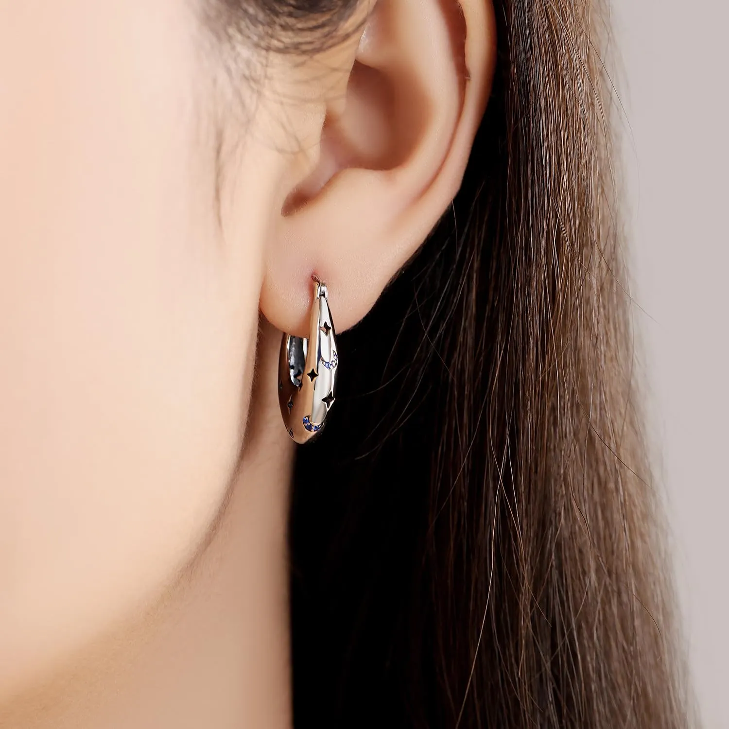 PANPOKI Orecchini a cerchio in argento Sterling 925 a forma di stella e luna, con zirconia cubica scintillante, leggeri, da donna, con confezione regalo, regalo di compleanno per mamma, 1, Argento - immagine 4